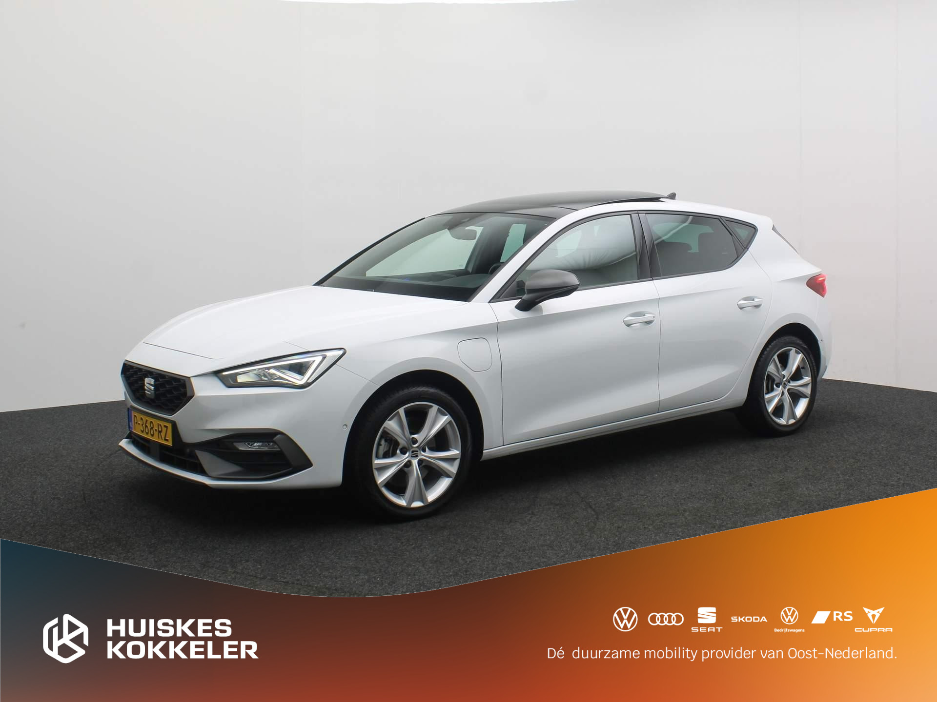 SEAT Leon FR Business Intense 1.4 TSI e-Hybrid 204pk DSG Automaat Panoramadak, Achteruitrijcamera, Cruise control, Navigatie, Stoelverwarming, LED verlichting, Parkeersensoren, Stuurwiel verwarmd