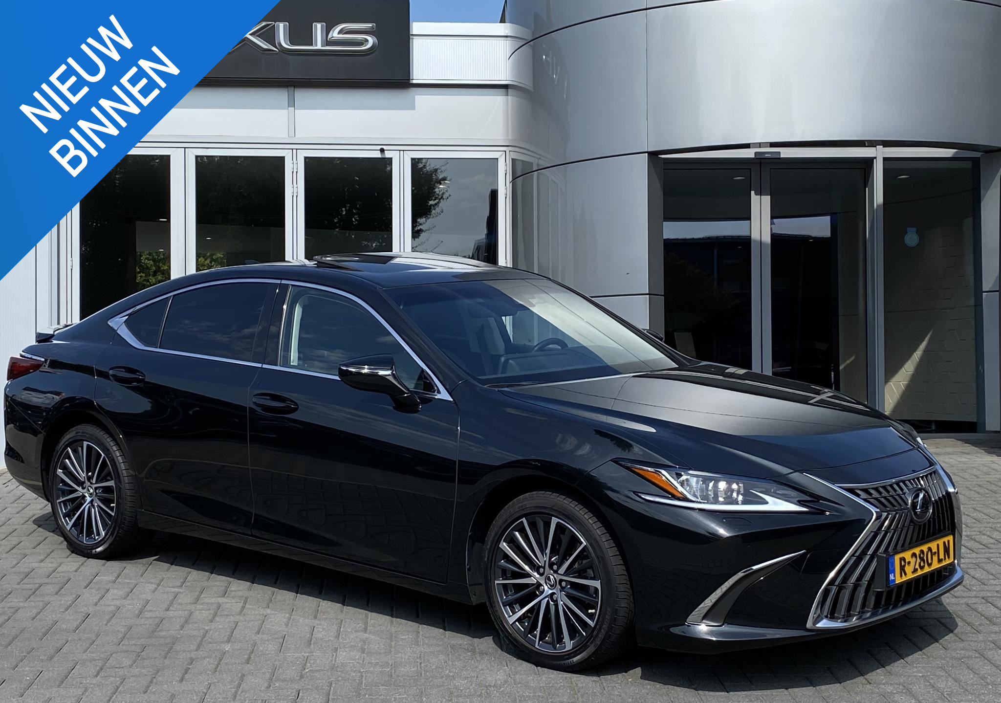 Lexus ES 300h Business Line NL-AUTO NWE-MODEL STUURVERW STOELVERW DRAADLOOS APPLE CARPLAY