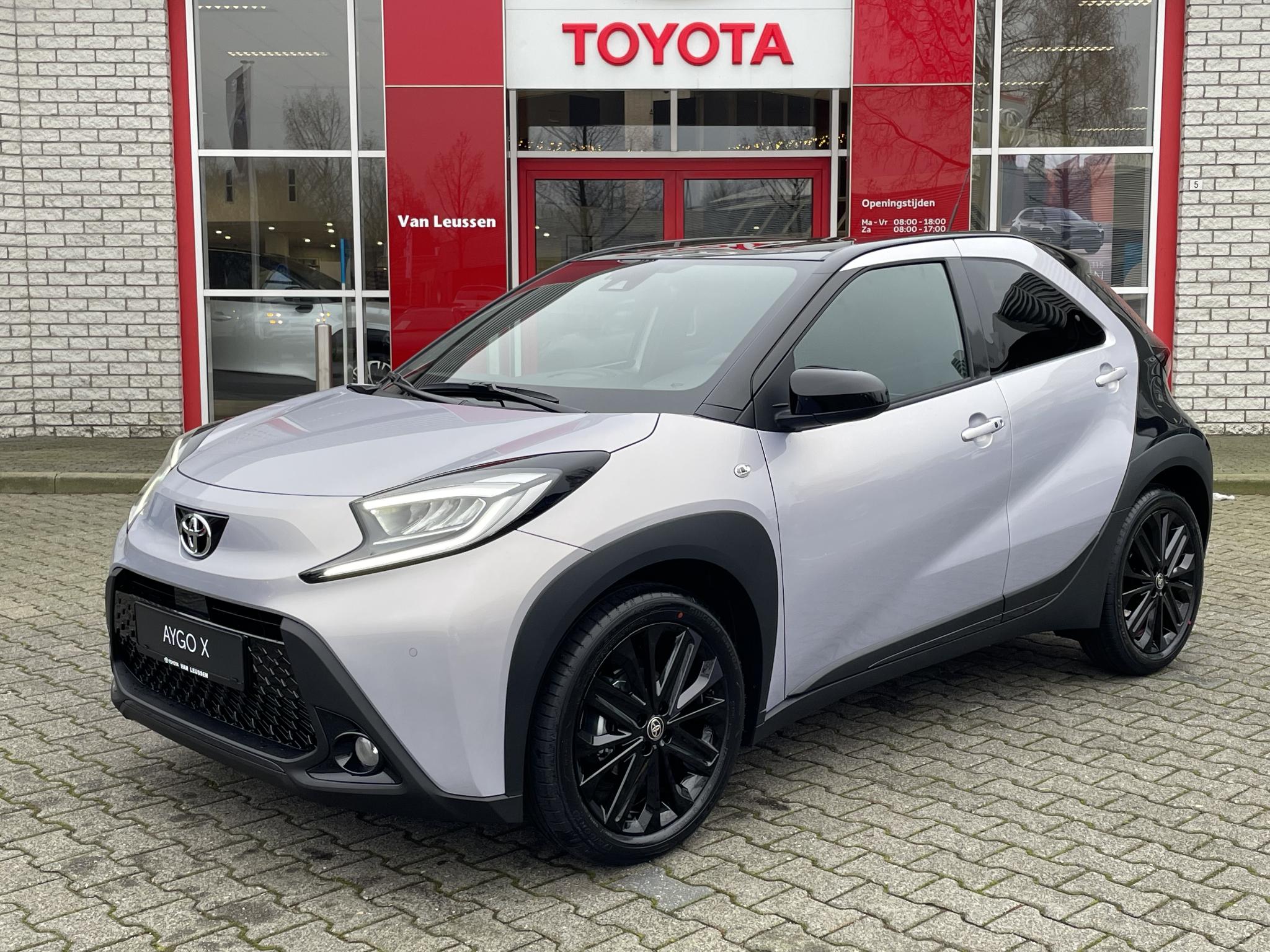 Toyota Aygo X MT JBL NIEUW & DIRECT LEVERBAAR!!! JBL-AUDIO KEYLESS PARK-SENSOREN STOELVERW NAVI APPLE/ANDROID 18" LM-VELGEN