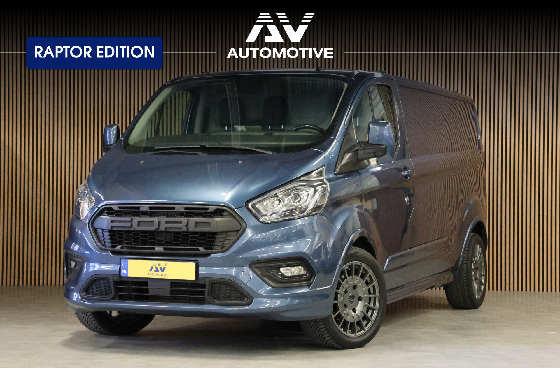 Ford Transit Custom 310 2.0 TDCI 170 PK AUT L2H1 Sport | BPM VRIJ | CarPlay | Navigatie | Camera | Stoelverwarming | Lederen bekleding | Trekhaak | Raptor Edition | LED | Dealer onderhouden | Nieuwe APK