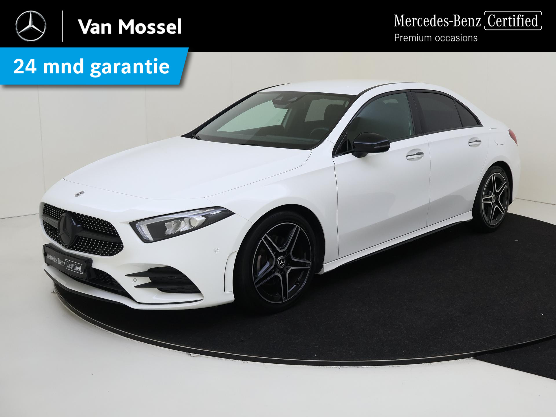 Mercedes-Benz A-Klasse 180 Premium / Stoelverwarming / Achteruitrijcamera / Night-Pakket /