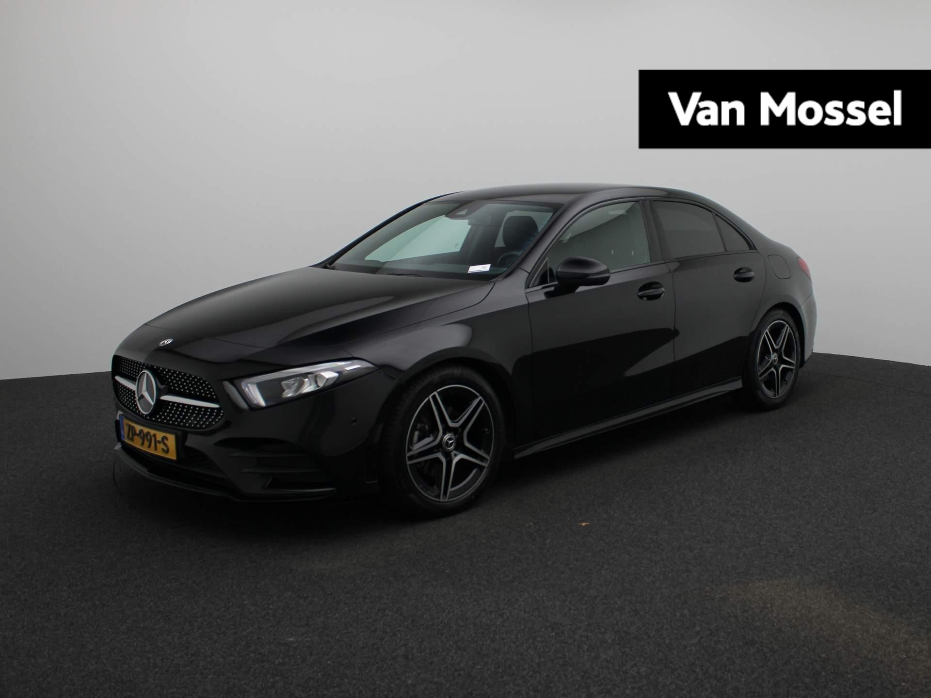 Mercedes-Benz A-Klasse 200 Business Solution AMG Night Upgrade | Half-Leder | Camera | LED Koplampen | Apple Carplay / Android Auto | Parkeersensoren | Virtual Cockpit | Climate Control | Stoelverwarming | Privacy Glass |