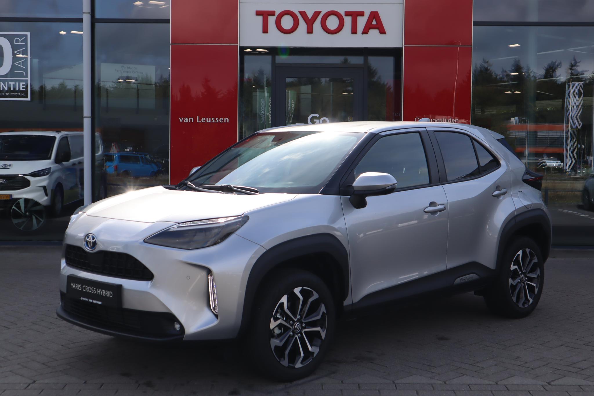 Toyota Yaris Cross 1.5 HYBRID DYNAMIC+ STOEL/STUURVERW PARK-SENSOREN APPLE/ANDROID CLIMA AD-CRUISE 17" LM-VELGEN