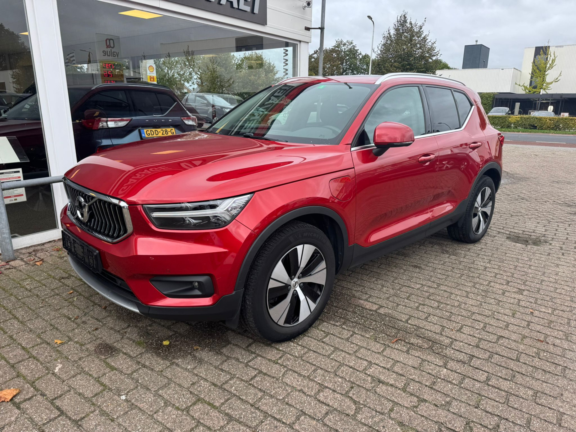 Volvo XC40 1.5 T5 Twin Engine Momentum Pro