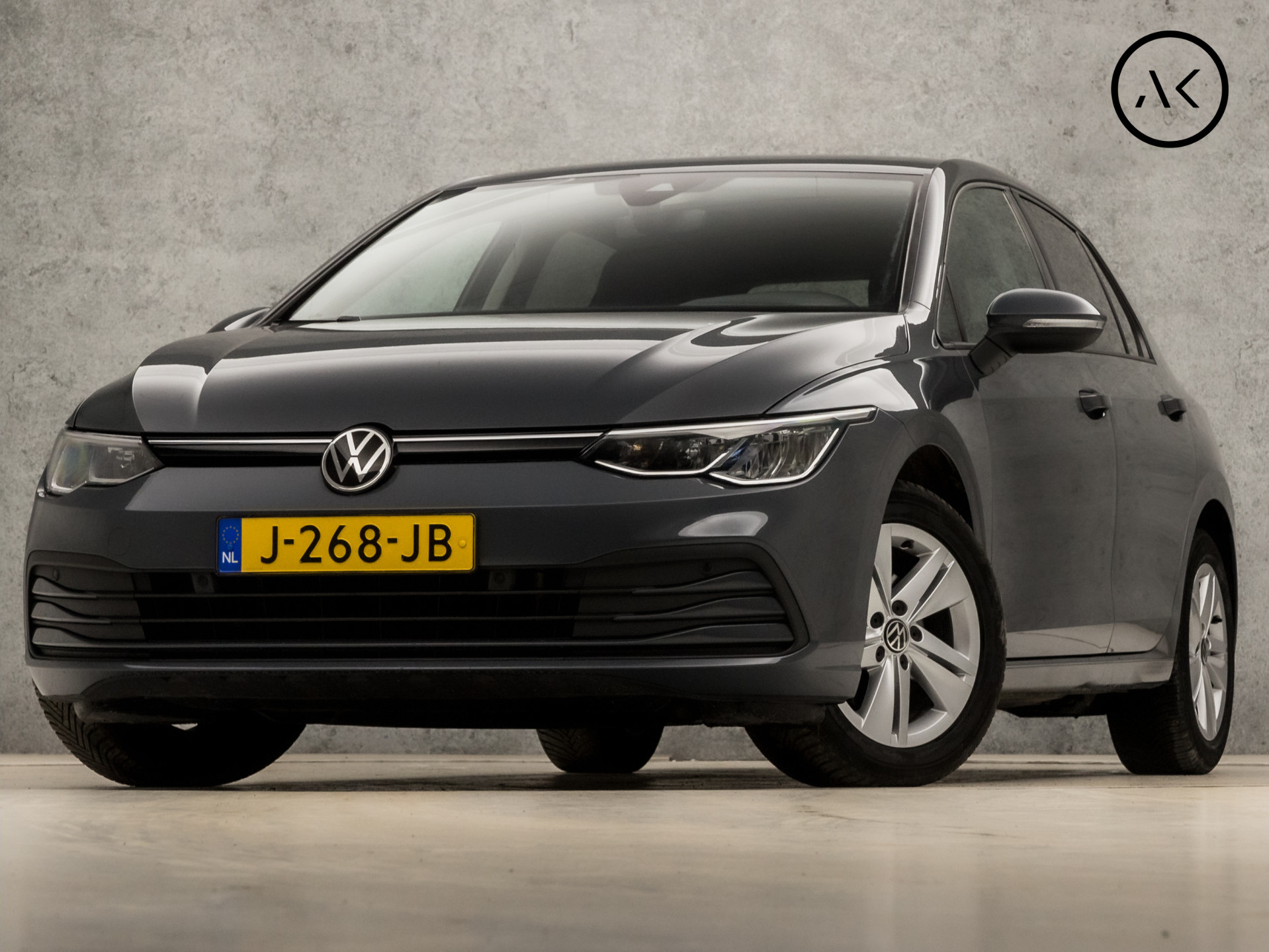 Volkswagen Golf 1.5 TSI Style (4 CILINDER, APPLE CARPLAY, GROOT NAVI, STUUR/STOELVERWARMING, KEYLESS, GETINT GLAS, SPORTSTOELEN, LANE ASSIST, ARMSTEUN, NIEUWE APK, NIEUWSTAAT)