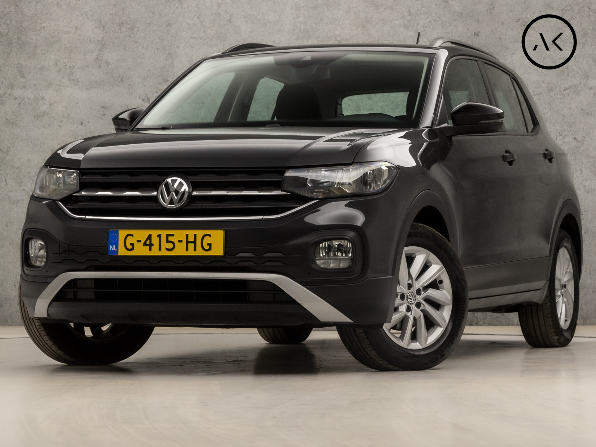 Volkswagen T-Cross 1.0 TSI Sport (APPLE CARPLAY, NAVIGATIE, ADAPTIVE CRUISE, LM VELGEN, SPORTSTOELEN, DAB+, NIEUWE APK, NIEUWSTAAT)