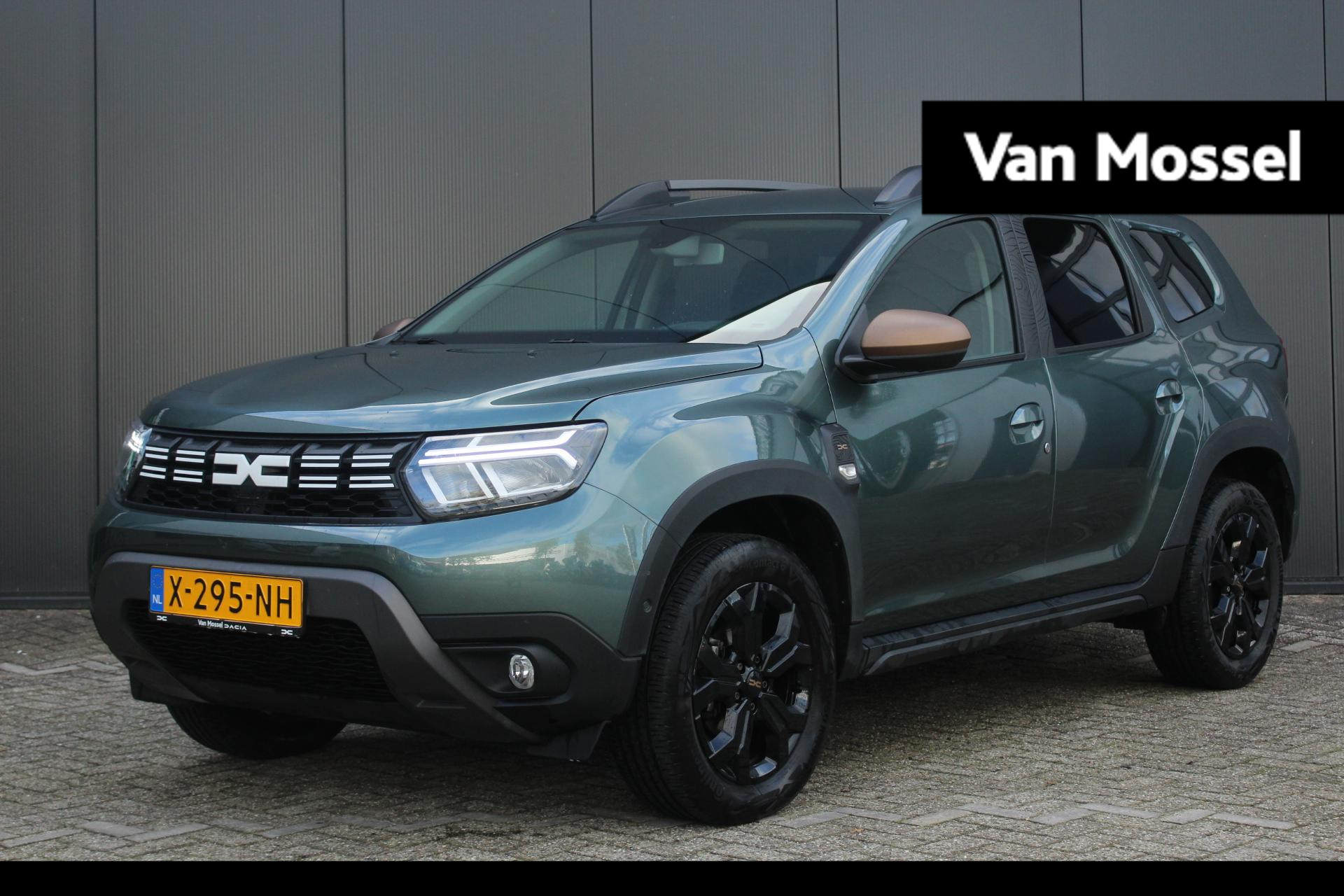 Dacia Duster 1.3 TCe 130Pk Extreme | Climate Control | Navigatie | Trekhaak | Cruise Control | Apple Carplay/Android Auto| Parkeersensoren en 360° Camera | Stoelverwarming | Bluetooth | Keyless |