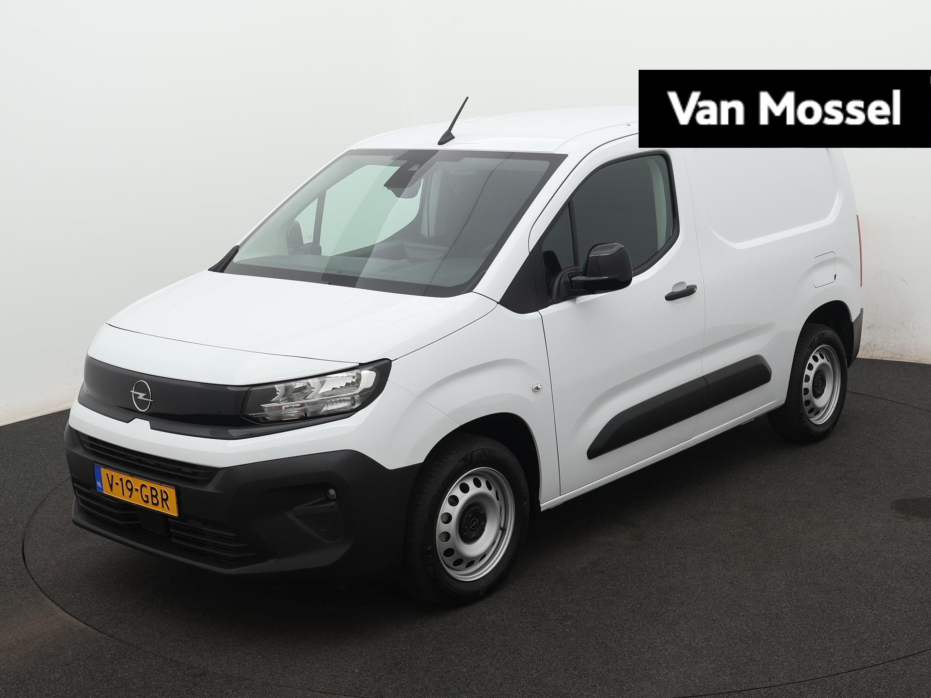 Opel Combo 1.5 BlueHDi 100 S&S L1 | nieuw model | volledige betimmering | Apple carplay | telefoonvoorbereiding| parkeersensoren achter