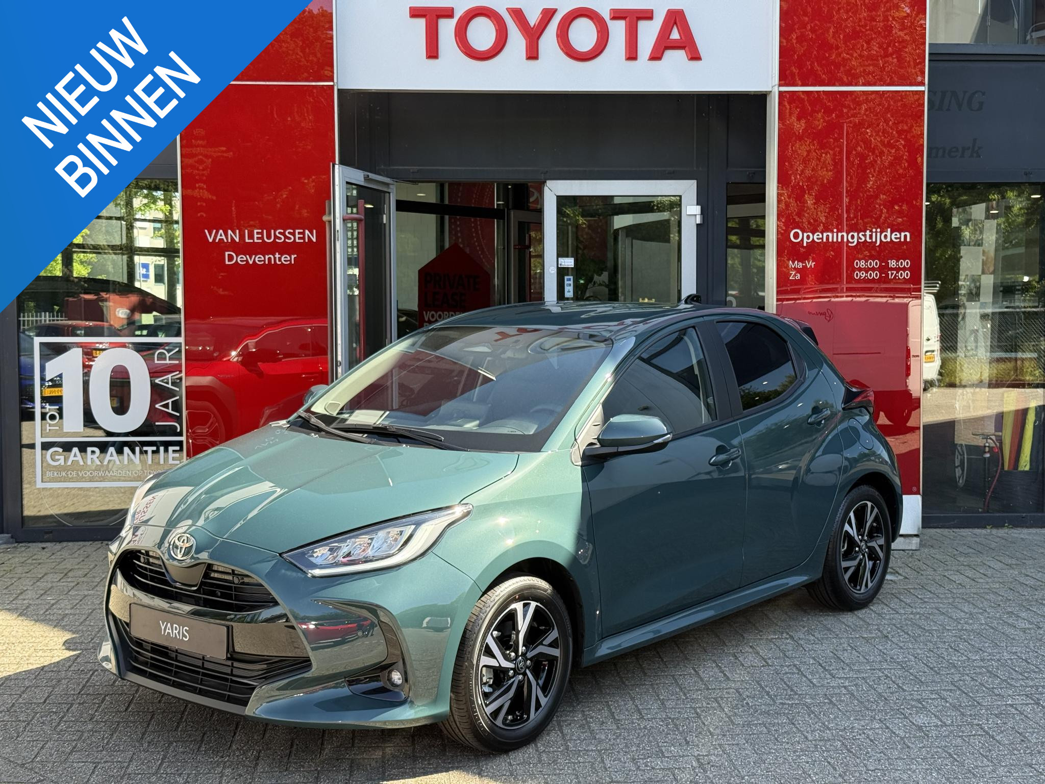 Toyota Yaris 1.5 Hybrid 115 Dynamic COMFORT PACK KEYLESS BLIND SPOT LM NAVI LED NIEUW UIT VOORRAAD LEVERBAAR!