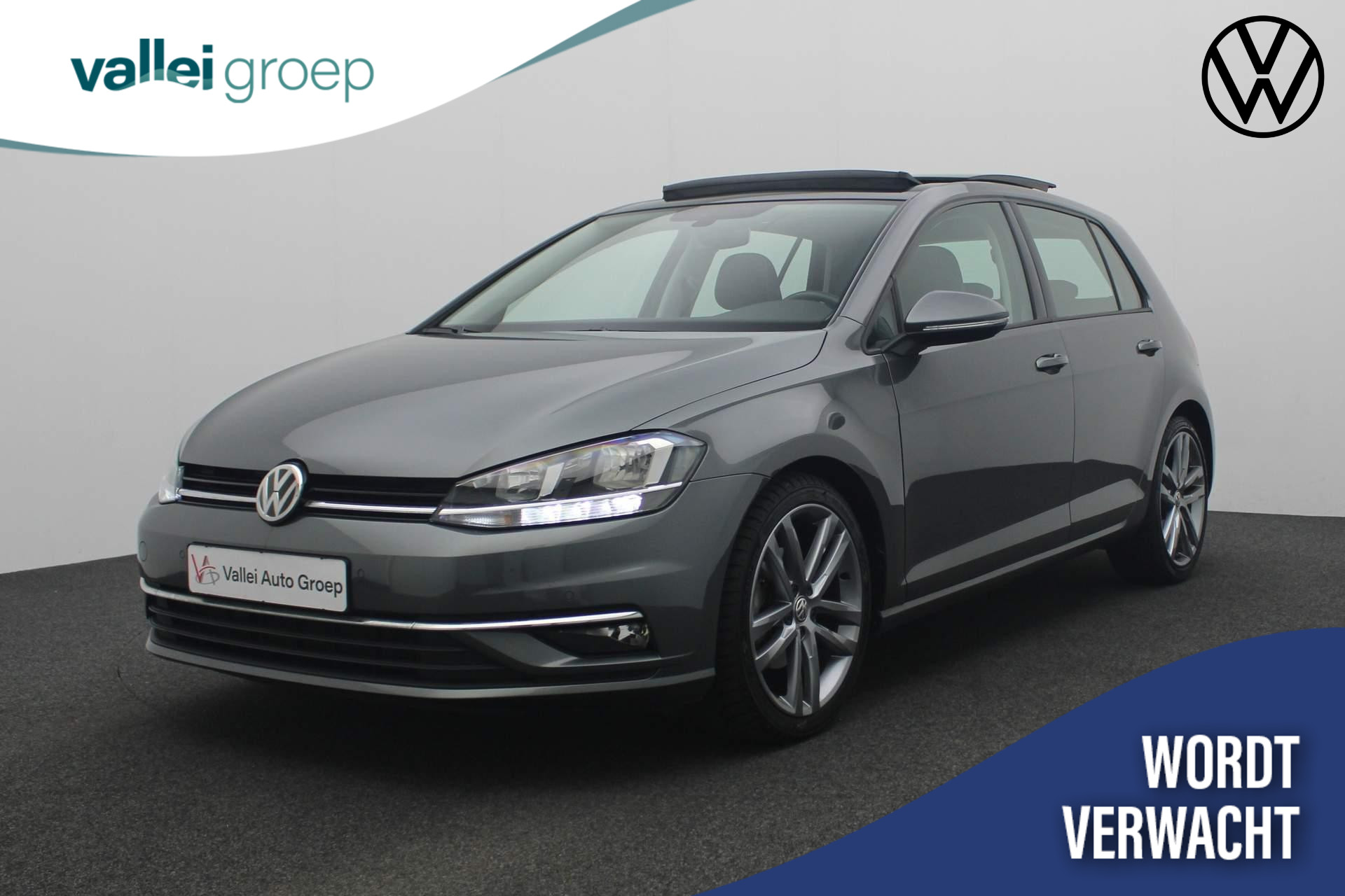 Volkswagen Golf 1.5 TSI 150PK DSG Highline | Pano | Camera | Navi | Sportonderstel | Alcantara/stof | Apple Carplay / Android Auto