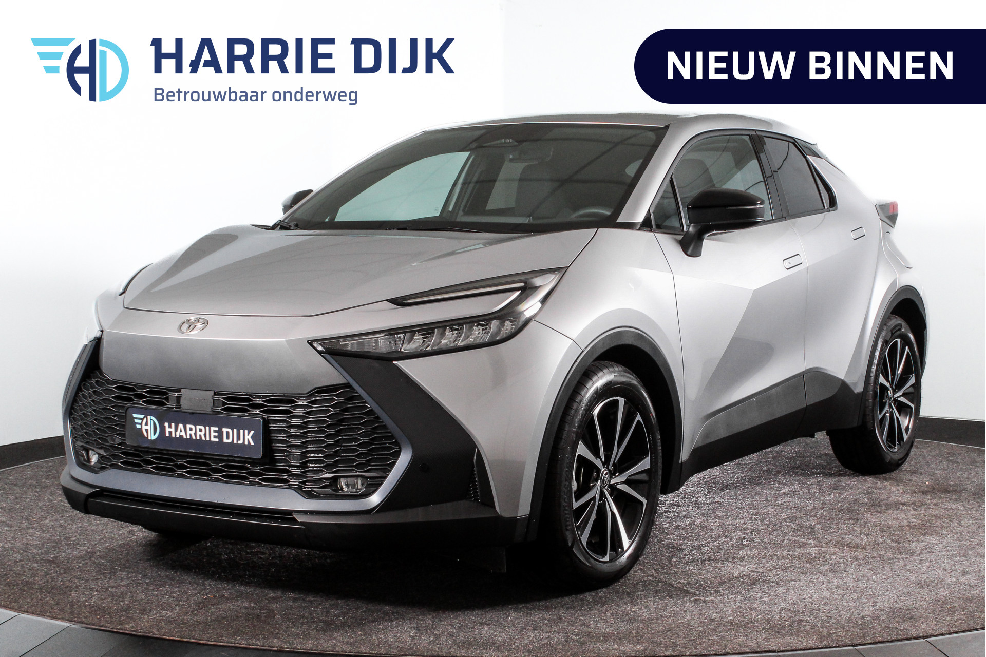 Toyota C-HR 1.8 Hybrid 140 Dynamic | Dig.Cockpit | 12,3" touchscreen | Adapt.Cruise | Stoel + Stuurverwarming | Camera | PDC | NAV + App.Connect | Auto.Airco | DAB | LM 18" | 6343