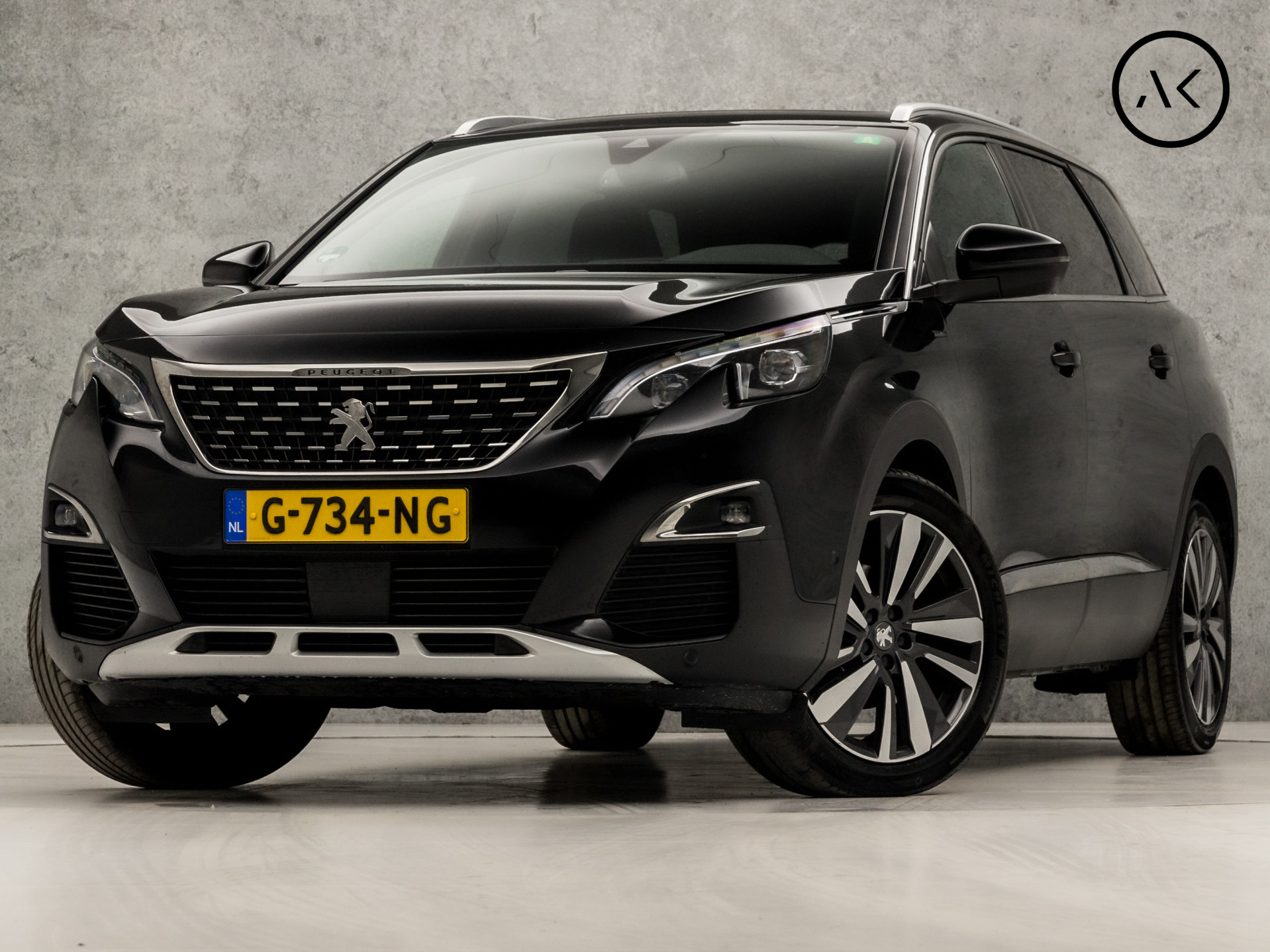 Peugeot 5008 1.2 PureTech GT-Line 7 Persoons (PANORAMADAK, APPLE CARPLAY, GROOT NAVI, KEYLESS, LEDER, GETINT GLAS, SPORTSTOELEN, 360 CAMERA, LED KOPLAMPEN, NIEUWSTAAT)