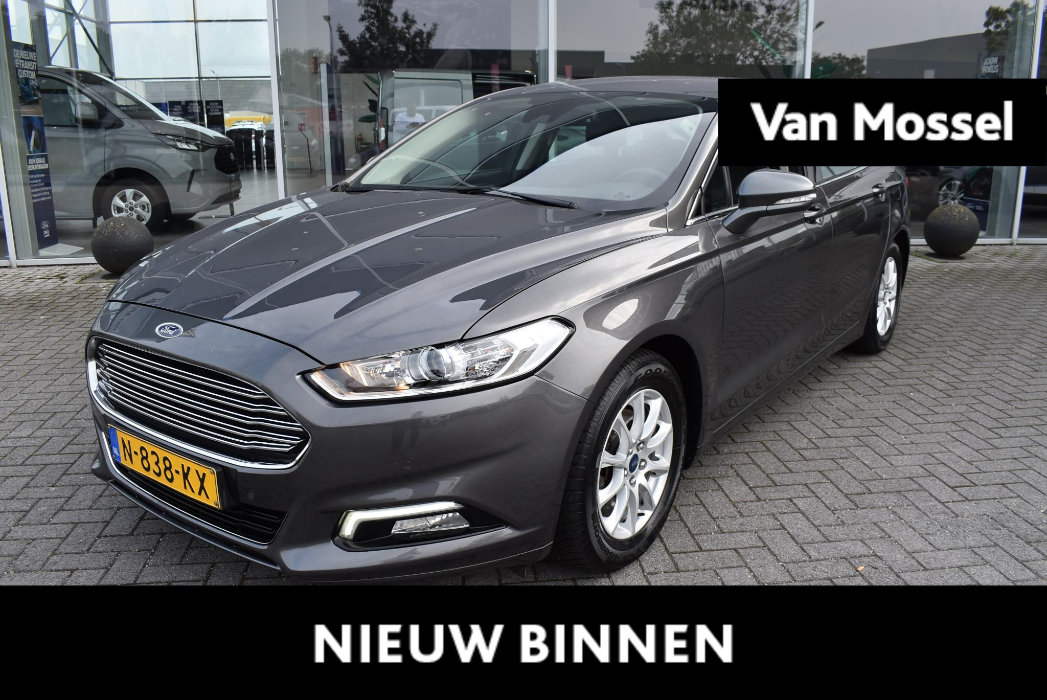 Ford Mondeo 1.5 Titanium | Half-Leder | Trekhaak | Stoel & Stuurverwarming | Climate Control | Navigatie |