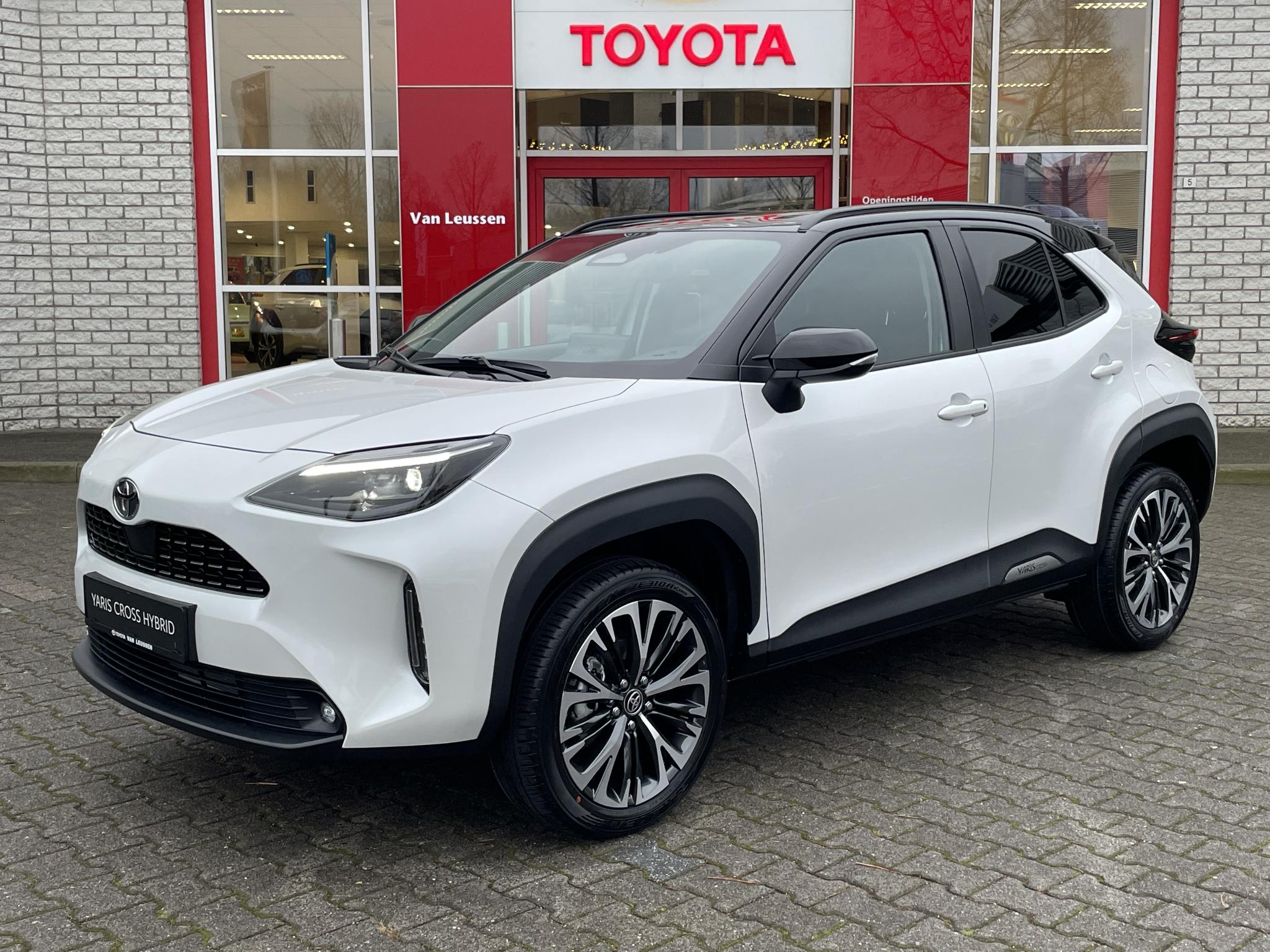 Toyota Yaris Cross HYBRID 130 EXECUTIVE NIEUW & DIRECT LEVERBAAR!!! STOELVERW NAVI SPORTSTOELEN KEYLESS APPLE/ANDROID CLIMA AD-CRUISE NL-AUTO