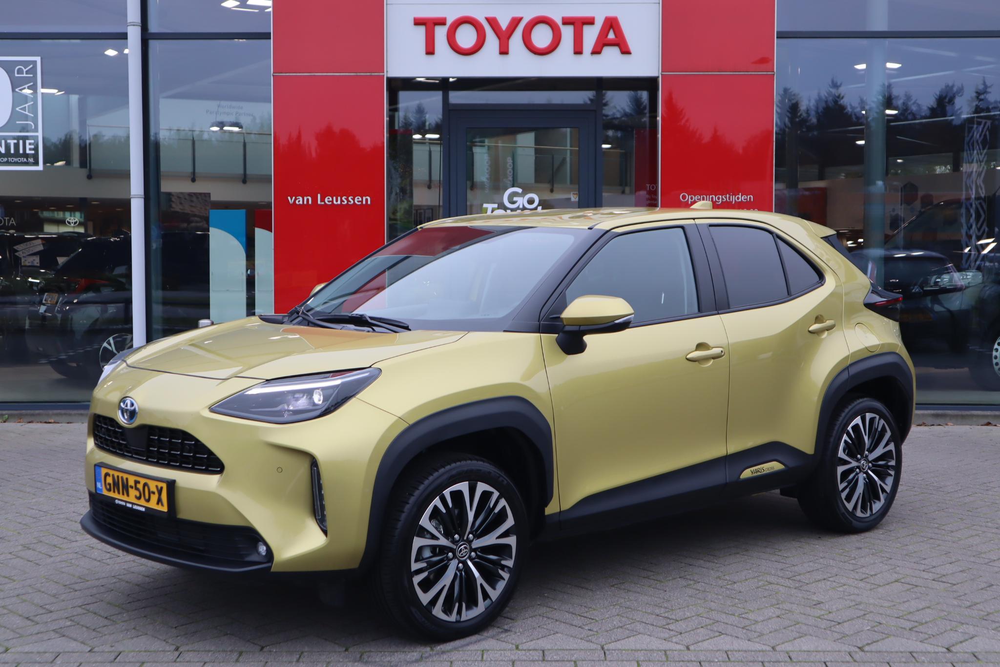 Toyota Yaris Cross 1.5 HYBRID EXECUTIVE APPLE/ANDROID NAVI STOELVERWARMING LED-PAKKET 18"LMV KEYLESS DRAADLOOS-TEL-LADEN