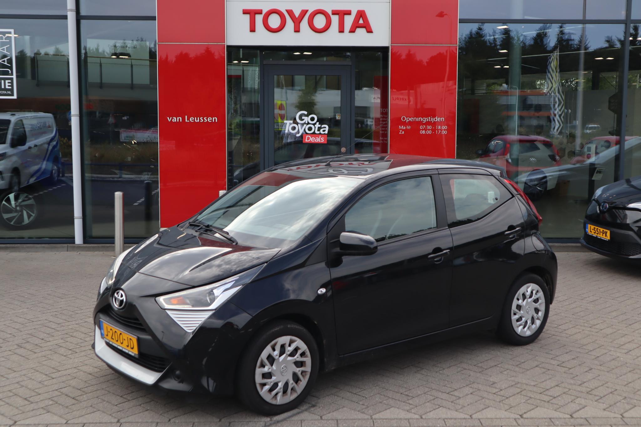 Toyota Aygo X-PLAY-5-DEURS AIRCO CAMERA LED AUDIO-STUURWIELBED 1e EIGENAAR NL-AUTO