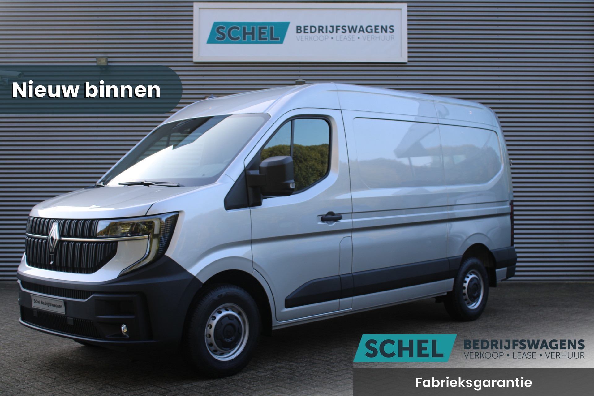 Renault Master T35 2.0 dCi 130pk L2H2 Advance - Betimmering - Carplay - Camera - Climate - Parkeersensoren - LED - Trekhaak - DAB - Stoelverwarming - Rijklaar