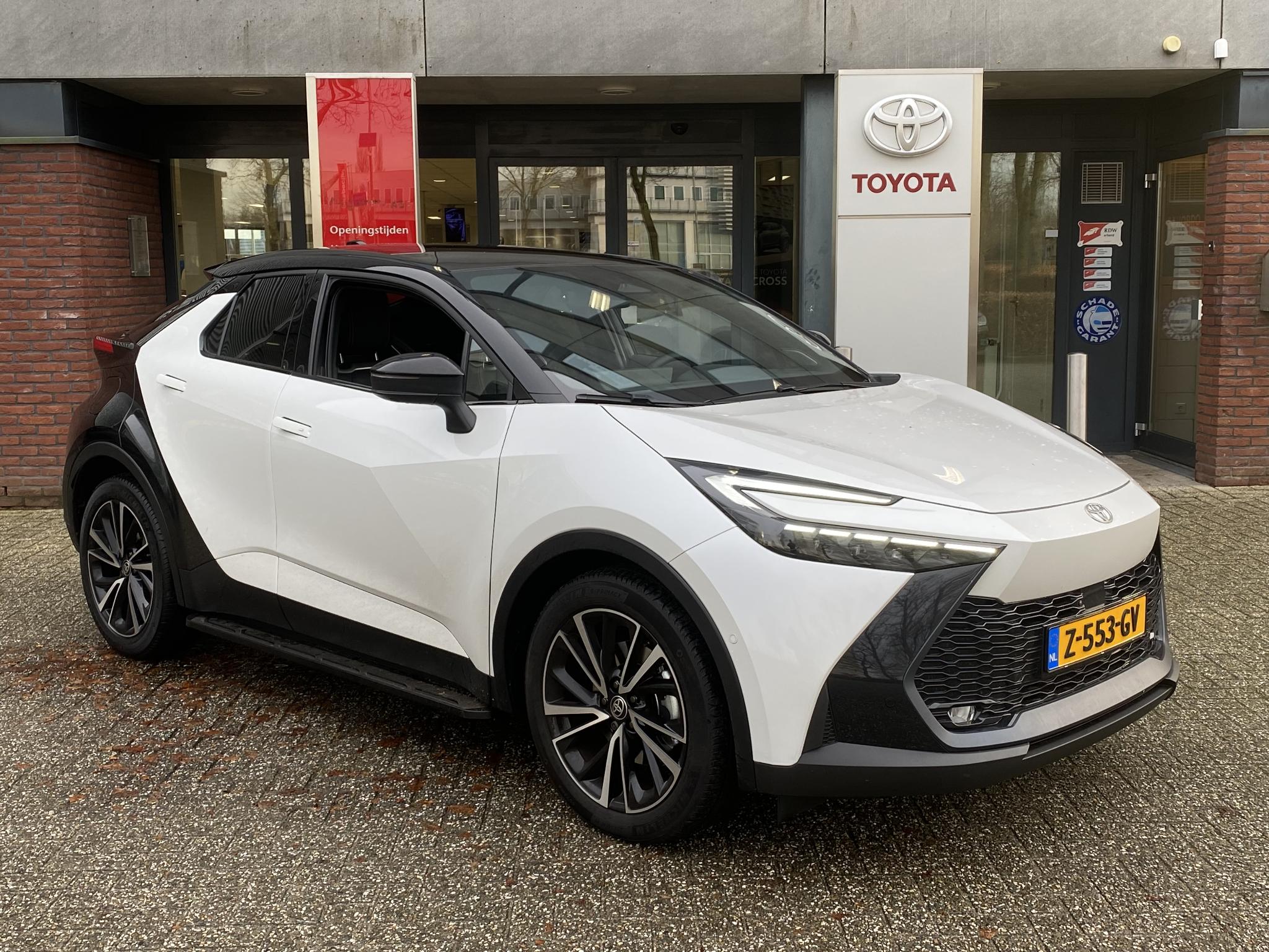 Toyota C-HR 2.0 Plug-in Hybrid 220 Première Edition APPLE/ANDROID JBL HEAD-UP PANODAK EL-ACHTERKLEP 360GR-CAM P-SENSOREN NL-AUTO