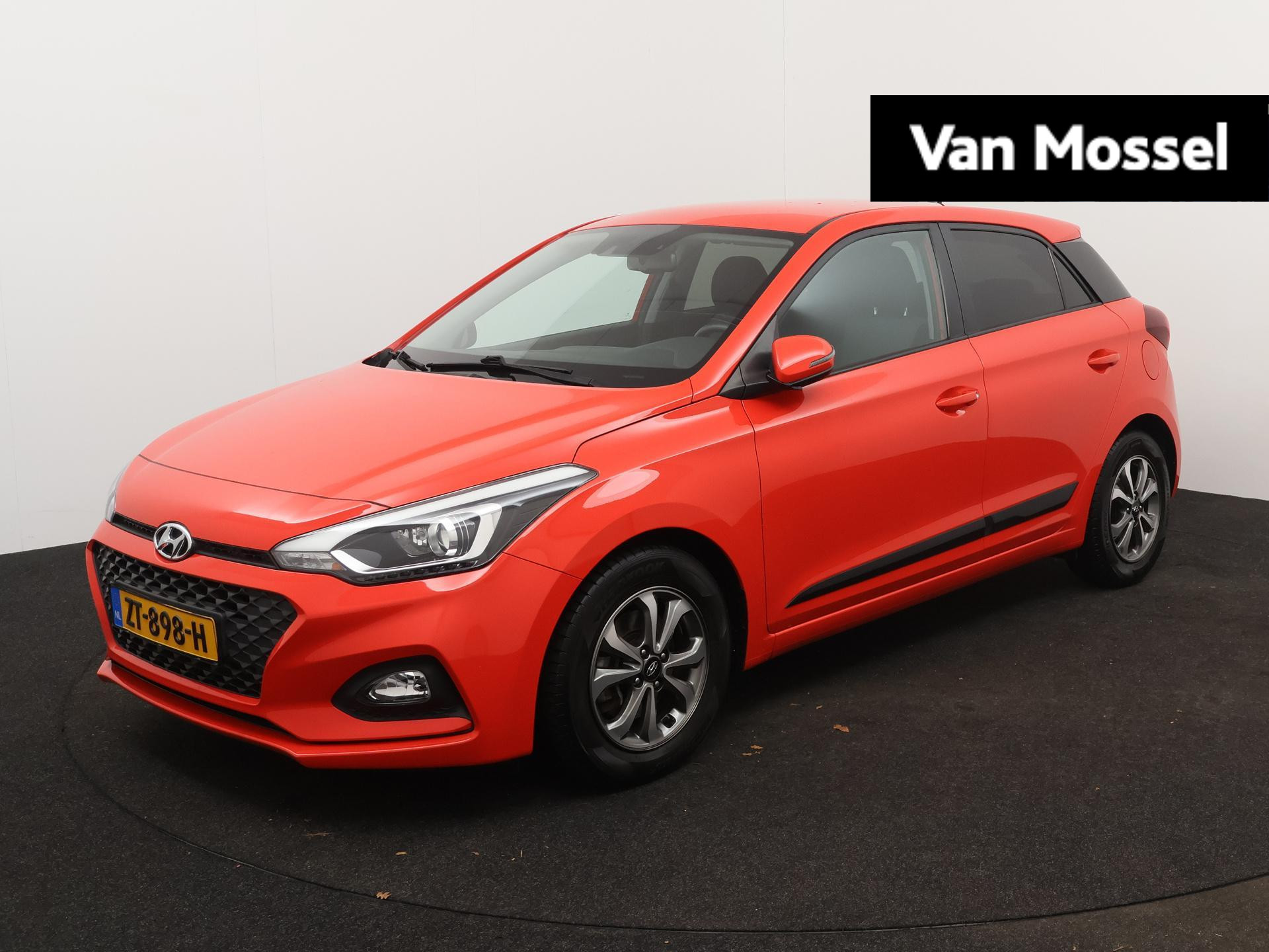 Hyundai i20 1.0 T-GDI Comfort | AUTOMAAT | Navigatie |"16 LMV | Privacy Glass | ECC | Cruise Control | PDC | DAB | Set Winterbanden op LMV. |