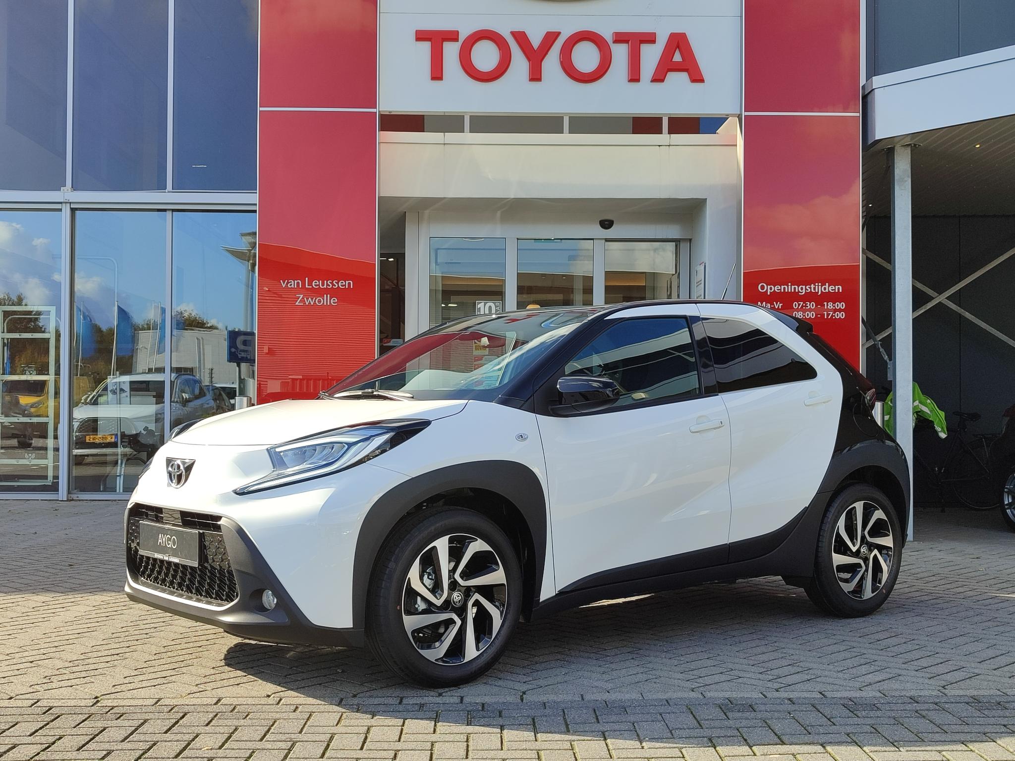 Toyota Aygo X 1.0 VVT-i MT Pulse NIEUW DIRECT LEVERBAAR CLIMA APPLE/ANDROID AD-CRUISE 17' LM-VELGEN CAMERA BLUETOOTH