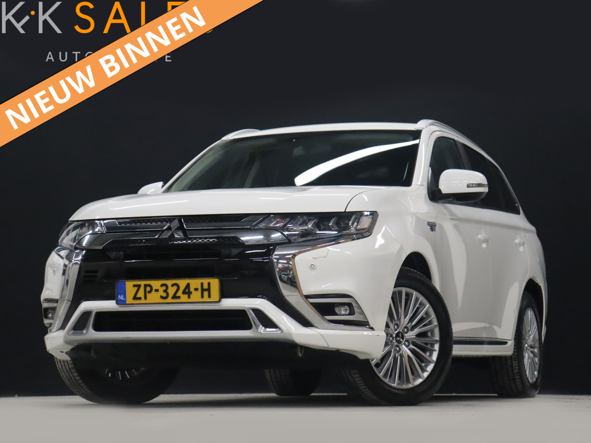 Mitsubishi Outlander 2.4 PHEV Intense [CAMERA, TREKHAAK, FLIPPERS, LEDER, APPLE CARPLAY, CRUISE, CLIMATE, LED, NIEUWSTAAT]