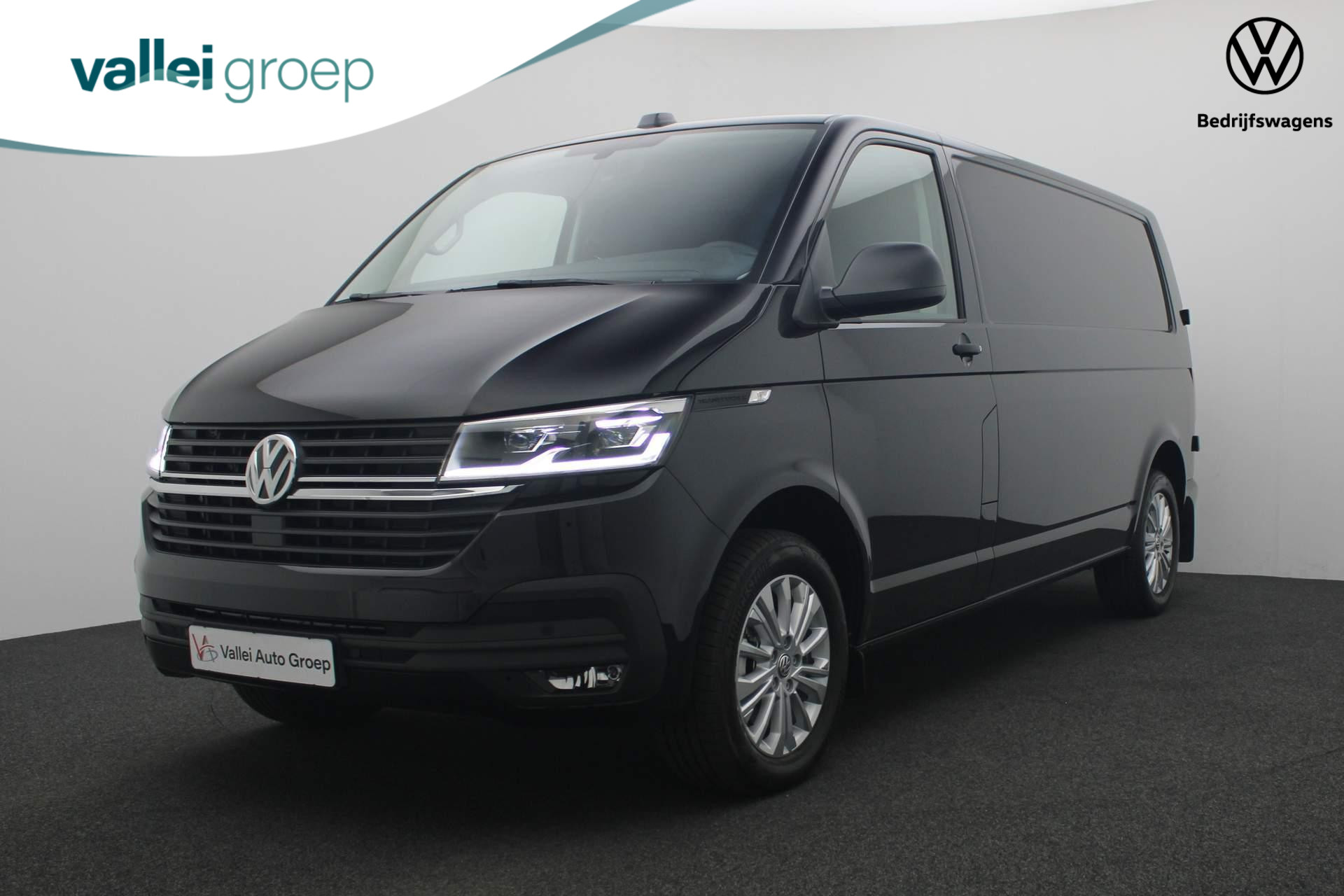 Volkswagen Transporter 2.0 TDI 150PK DSG L2H1 30 Highline | Trekhaak | 3-zits | Camera | Stoelverwarming | Apple Carplay / Android Auto