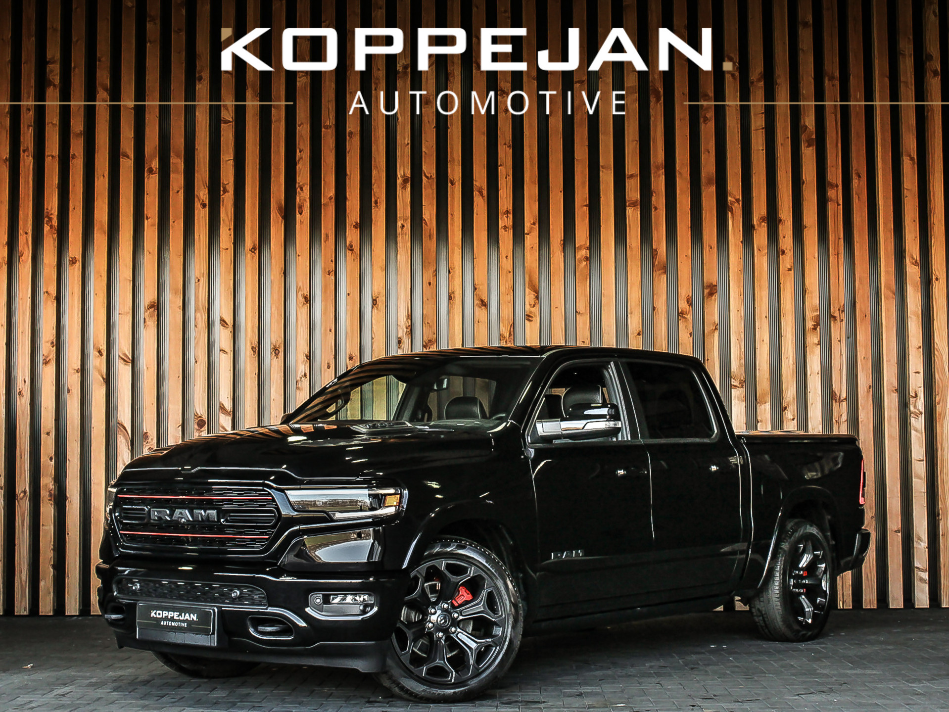 Dodge Ram Pick-Up 1500 Limited Night 5.7 V8 402PK Automaat Crew Cab | PANO | LPG | HEAD-UP | ADAPTIVE CRUISE | LUCHTVERING |