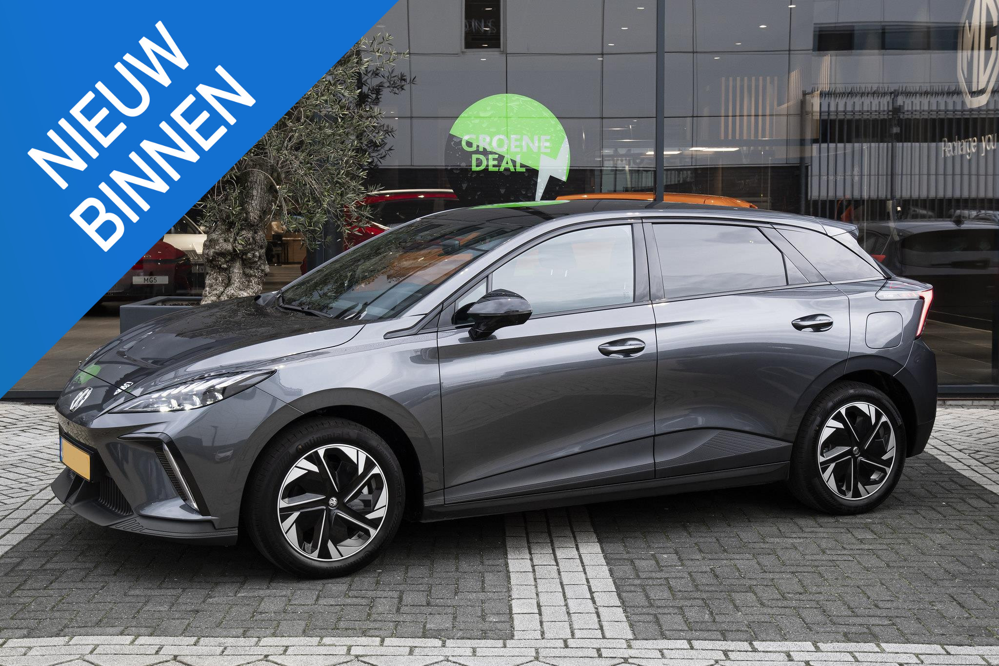 MG 4 Luxury 64 kWh | Stoelverwarming | Stuurverwarming | 360 Camera | 435 km WLTP | 7 jaar garantie / 150.000 km | Incl. €6.000 voordeel + € 2.500 zero-emissie inruilbonus*! | Meerdere kleuren leverbaar!