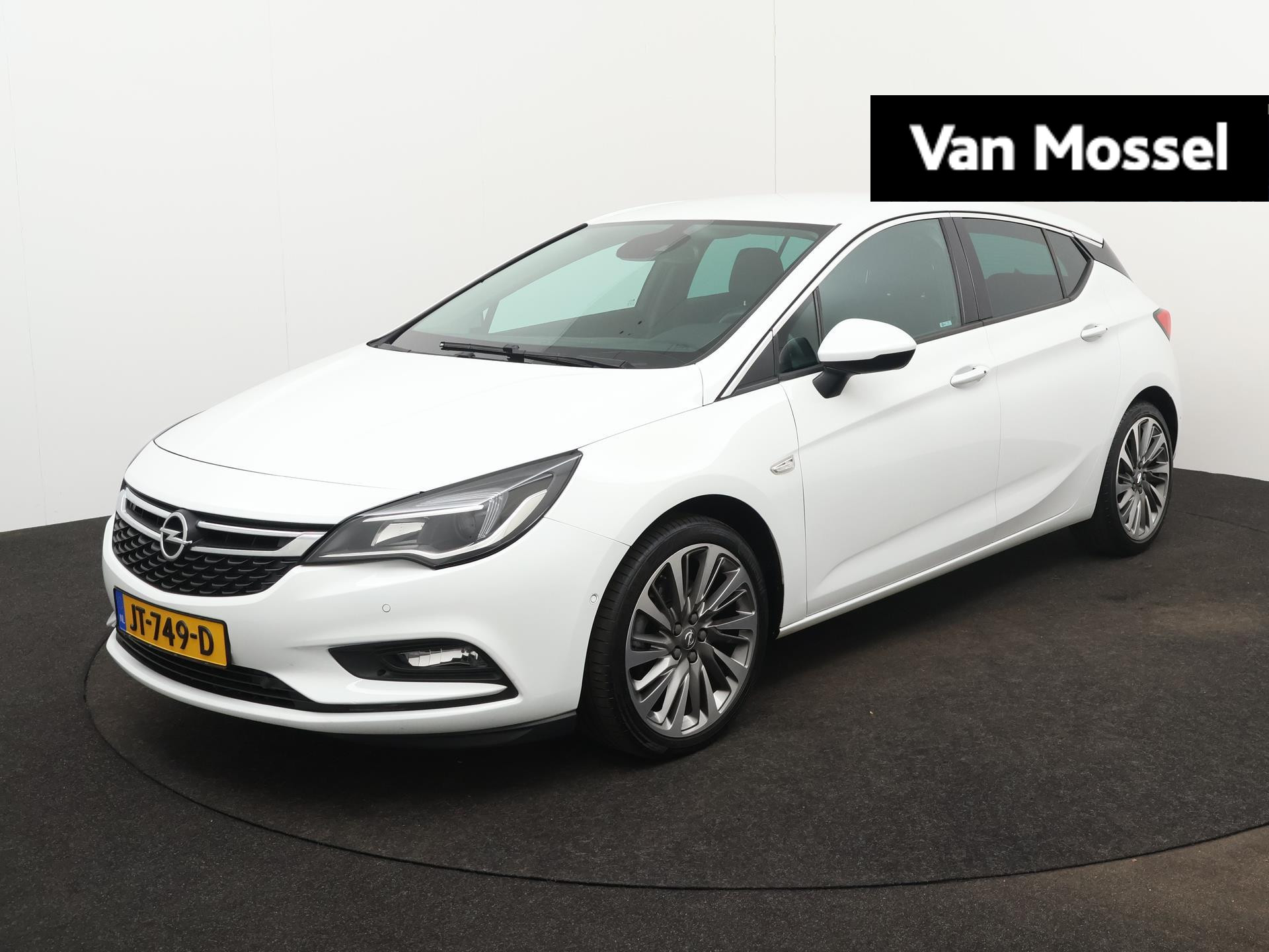 Opel Astra 1.6 Innovation stuur en stoelverwarming | agr stoelen| camera | navigatie| 18 lichtmetalen velgen