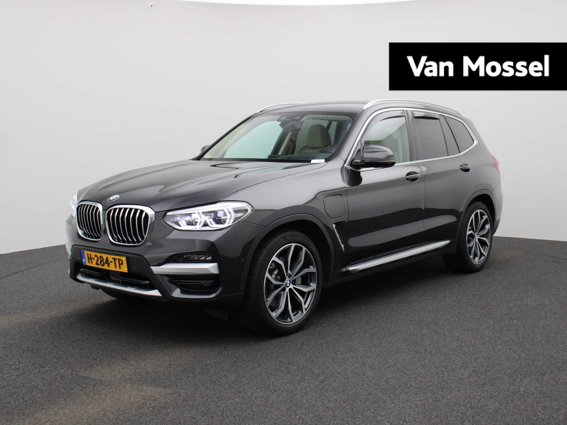 BMW X3 xDrive30e eDrive Edition | HARMAN-KARDON AUDIO | 360-CAMERA | HEAD UP DISPLAY | ELEKTRISCHE TREKHAAK MAX 2000 KG TREKGEWICHT | NAVIGATIE | ADAPTIVE CRUISE CONTROL | LEDER | STOELVERWARMING | ELEKTRISCHE ACHTERKLEP | SPORTSTOELEN |