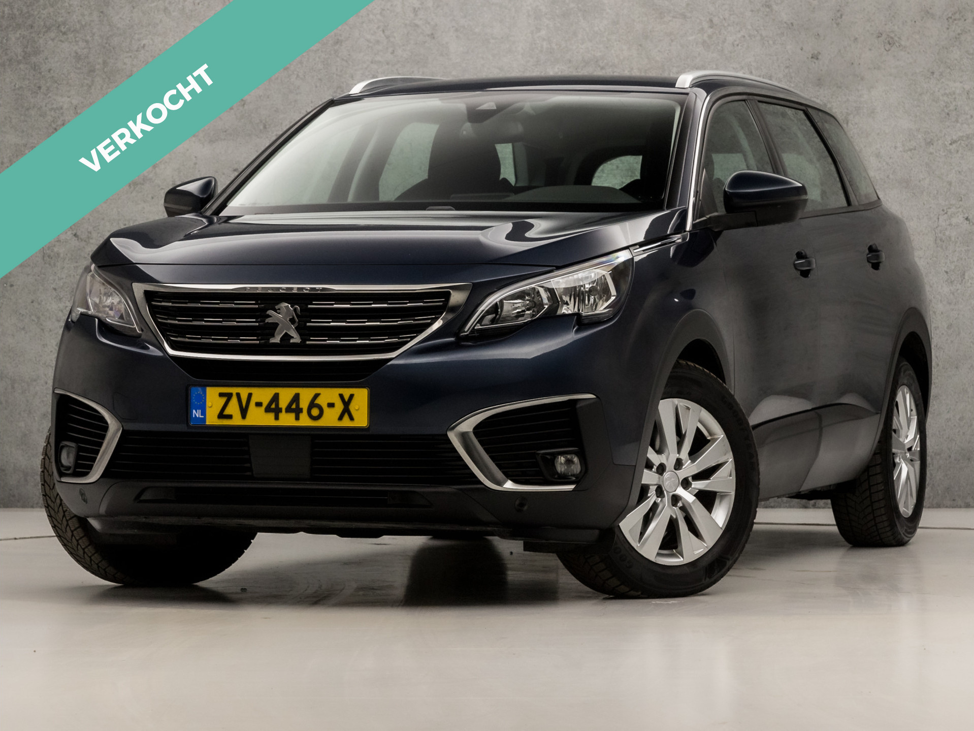 Peugeot 5008 1.2 PureTech Sport 7 Persoons Automaat (APPLE CARPLAY, GROOT NAVI, 360 CAMERA, TREKHAAK, SPORTSTOELEN, LANE ASSIST, DAB+, CRUISE, NIEUWSTAAT)