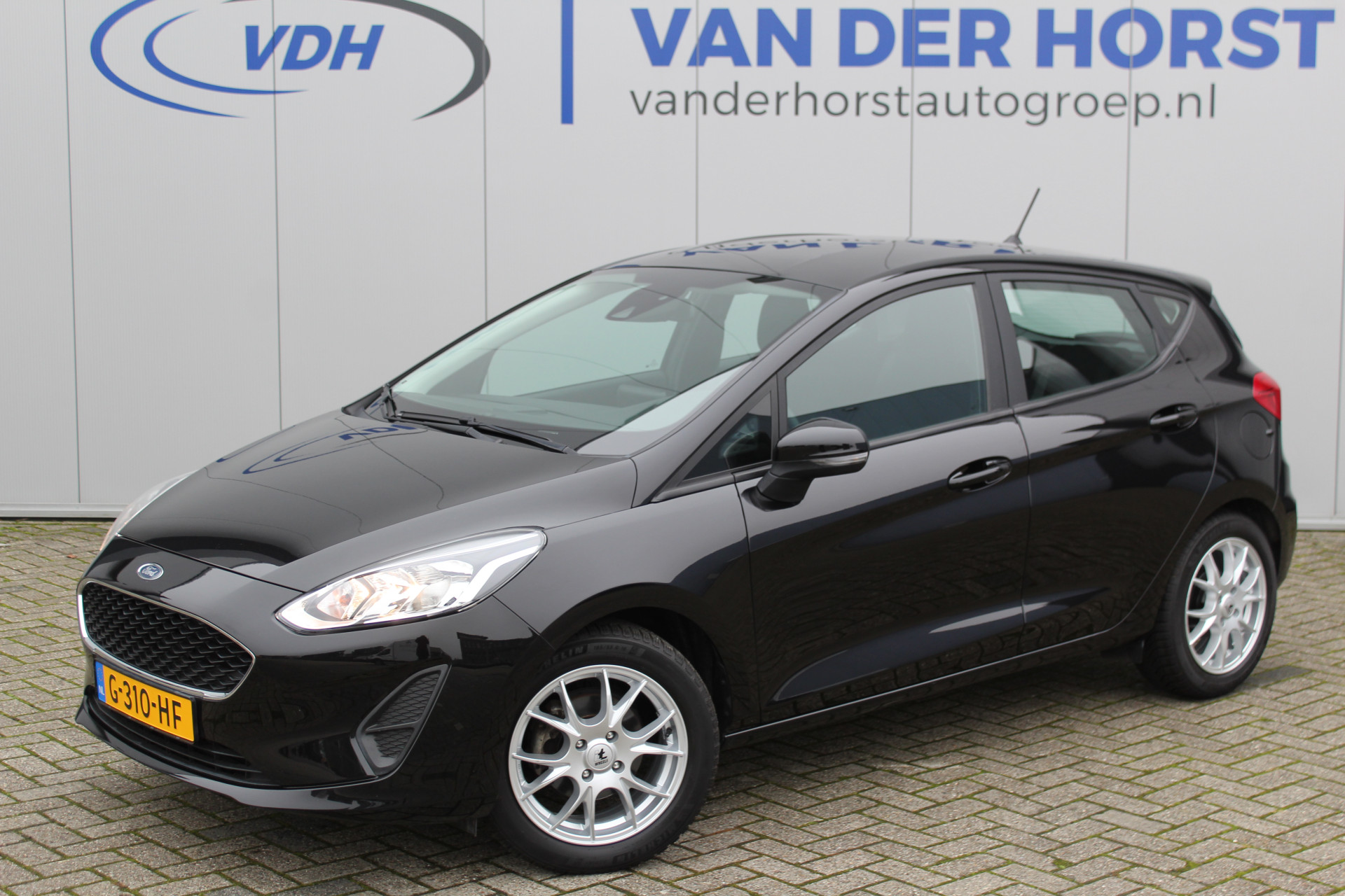 Ford Fiesta 1.1-70pk Trend. Erg leuke en nette Ford Fiesta ! Navigatie, cruise control, lane assist, airco, boordcomputer, telefoonvoorb., Isofix, metallic lak, 5drs., lichtmetalen velgen etc.