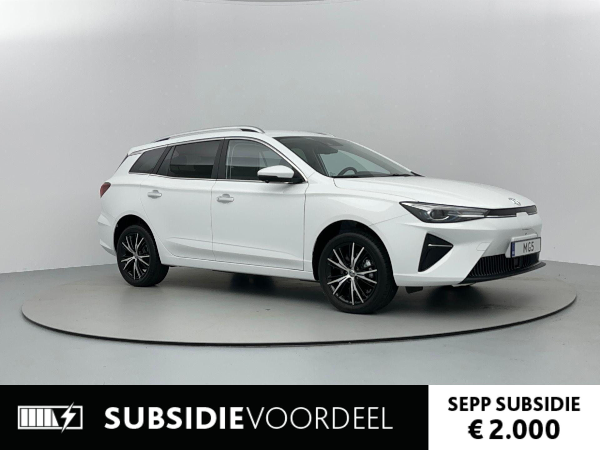 MG 5 Standard Range Luxury 50 kWh NIEUW | Platinum Deal | €3.695,- Korting | Subsidie €2.000 | Apple Carplay | Camera | PDC