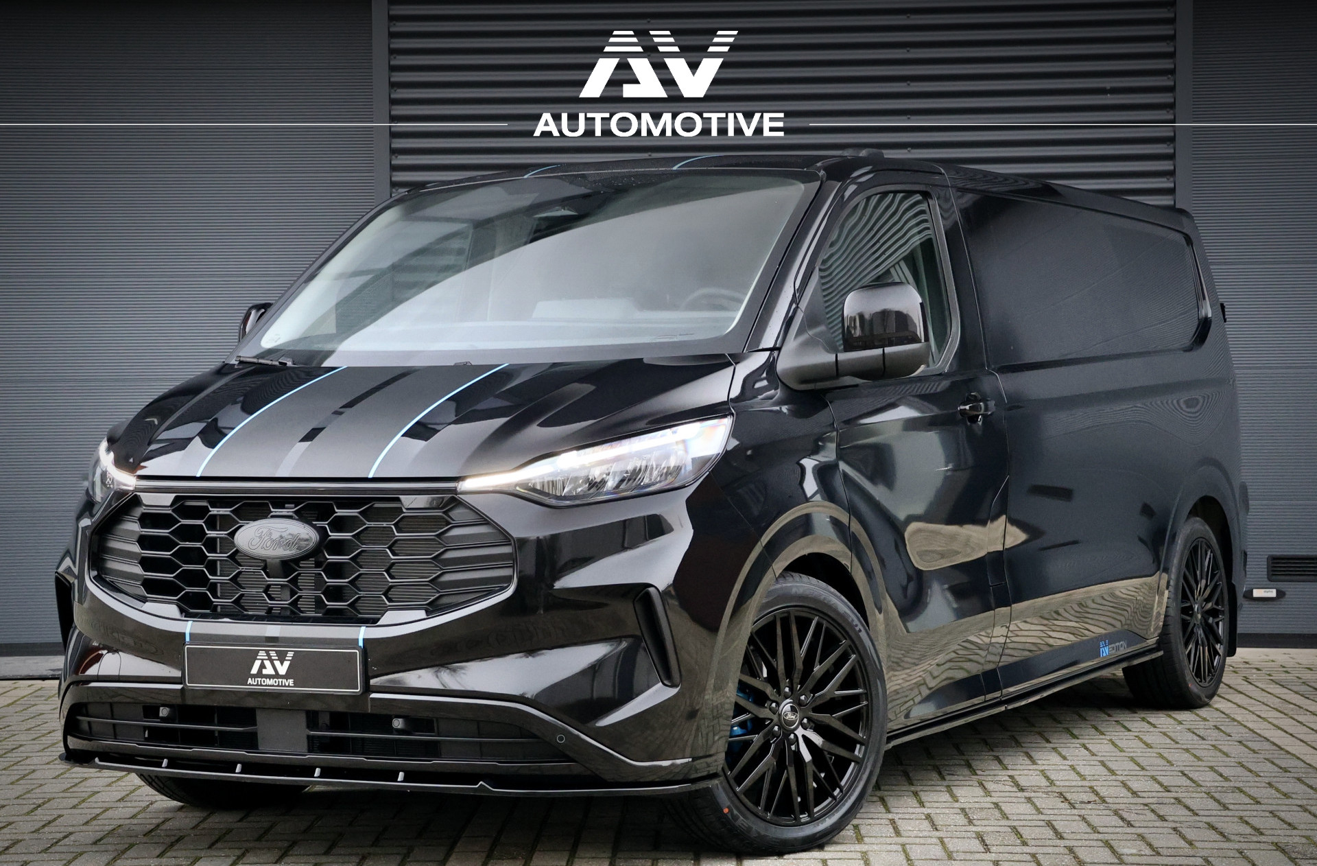 Ford Transit Custom 320 2.0 TDCI L2H1 Sport 170 PK | ACC | Blind Spot | Navigatie | Camera | CarPlay | Lane Assist | Stoelverwarming | Raptor Edition | 3-Zitter | NL Auto