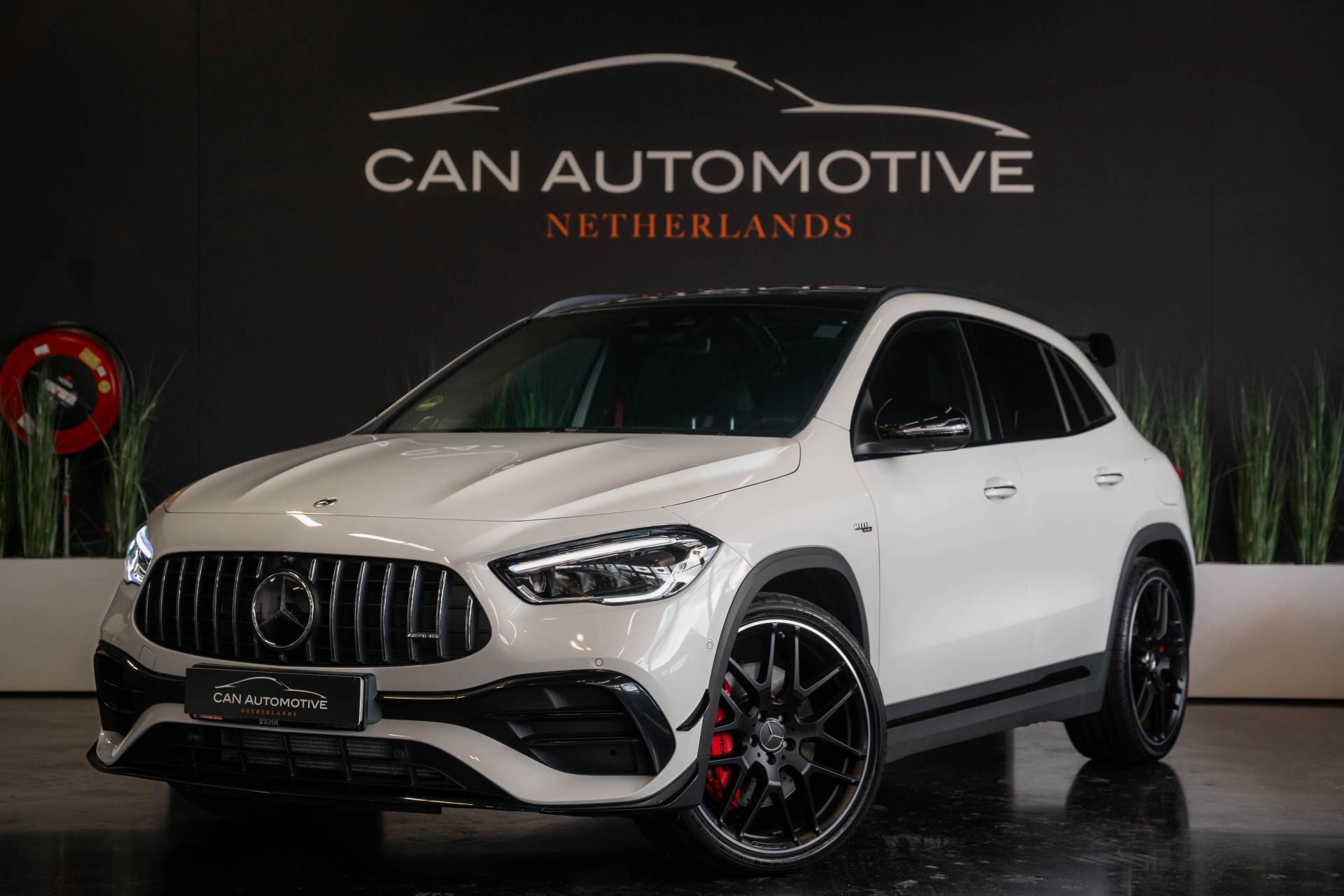 Mercedes-Benz GLA AMG 45 S 4MATIC+ Carbon Pano 360° Camera Burmester Full option