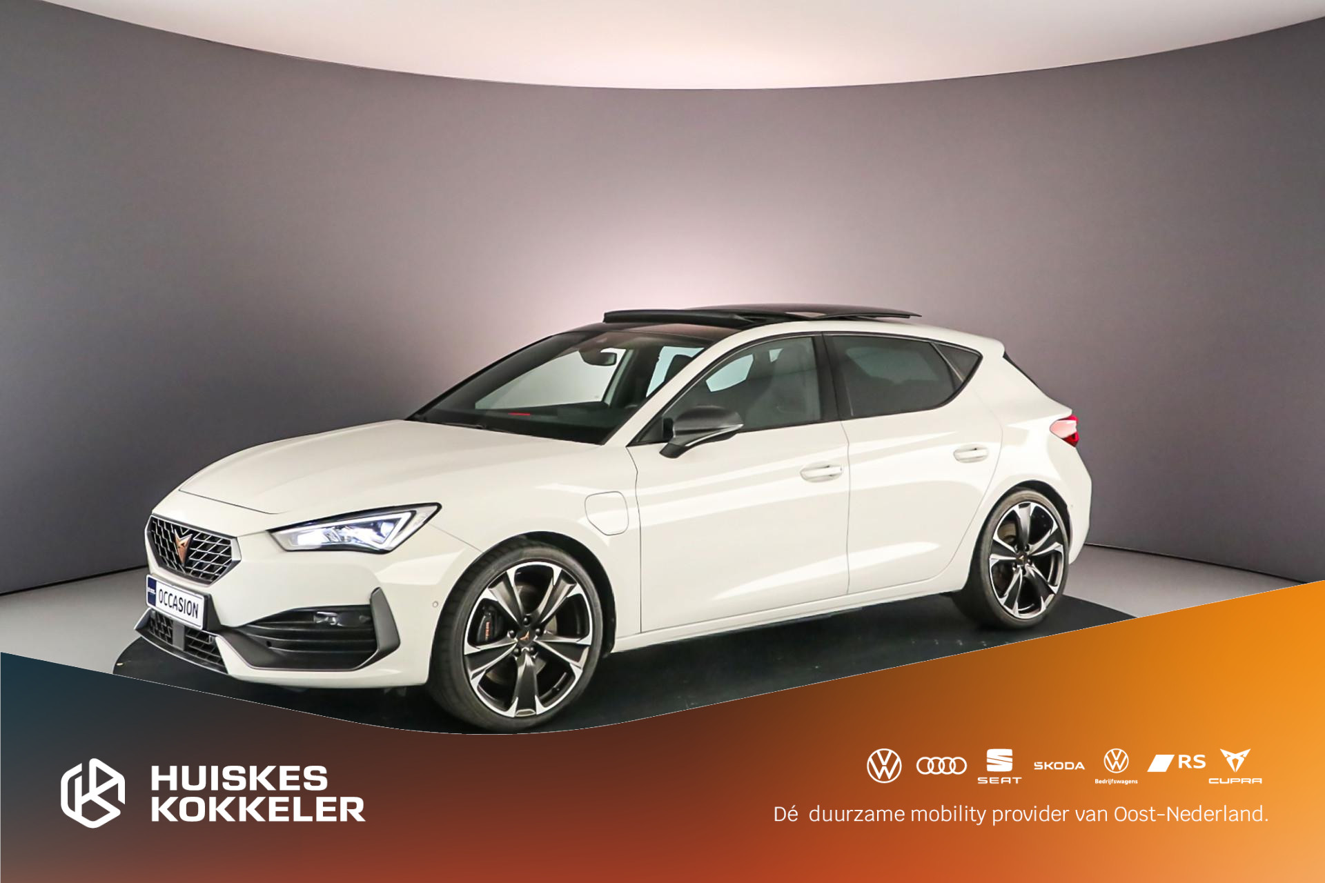 CUPRA Leon VZ Performance 1.4 TSI e-Hybrid 245pk DSG Automaat Panoramadak, Achteruitrijcamera, Navigatie, Adaptive cruise control, Stuurwiel verwarmd, Parkeersensoren, Stoelverwarming, Airco, DAB, Parkeer assistent, LED verlichting