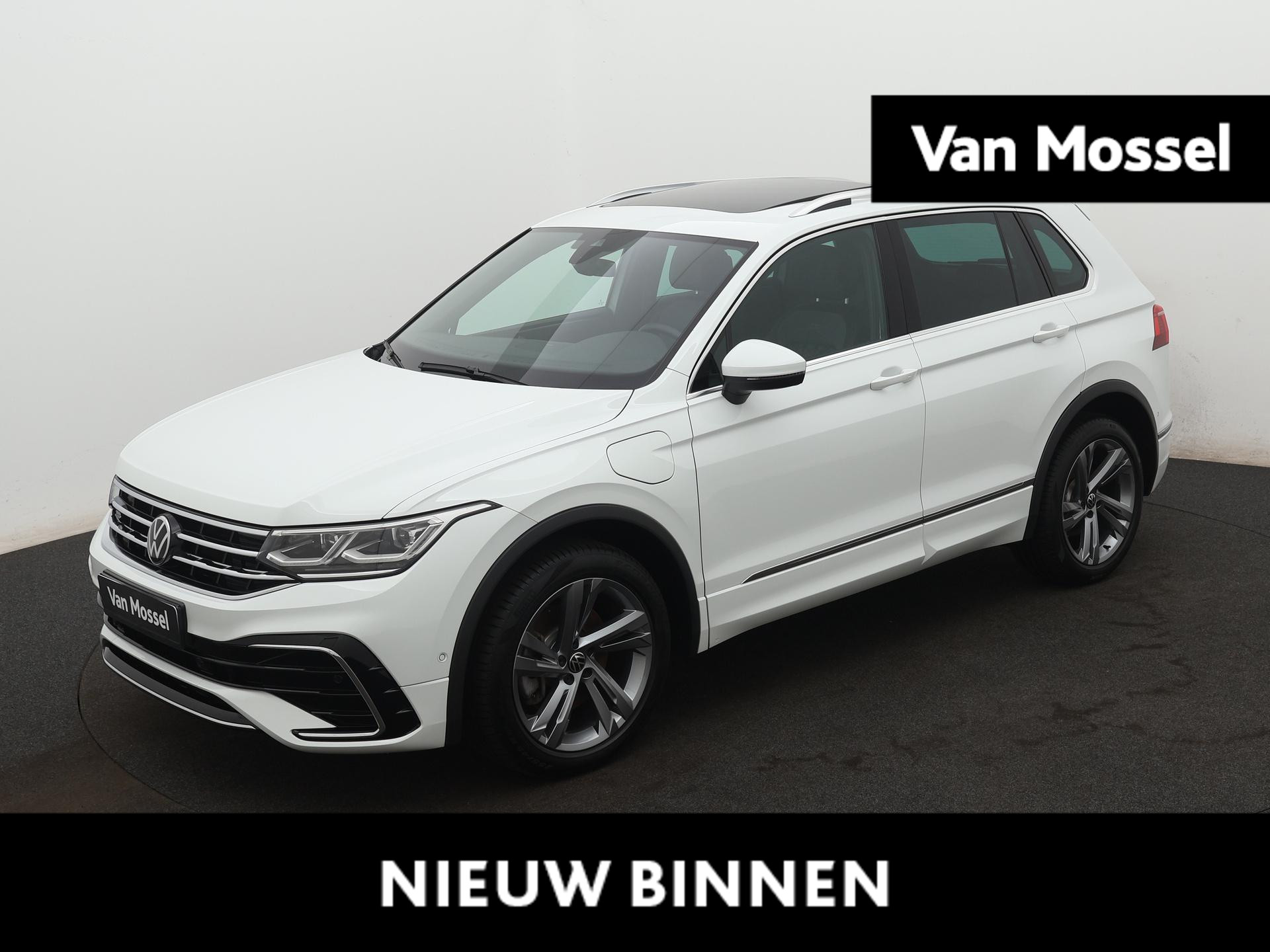 Volkswagen Tiguan 1.4 TSI eHybrid R-Line Business | TREKHAAK | PANORAMADAK | VIRUTAL COKPIT | STOELVERWARMING | STUURWIELVERWARMING | APPLE CARPLAY - ANDROID AUTO |