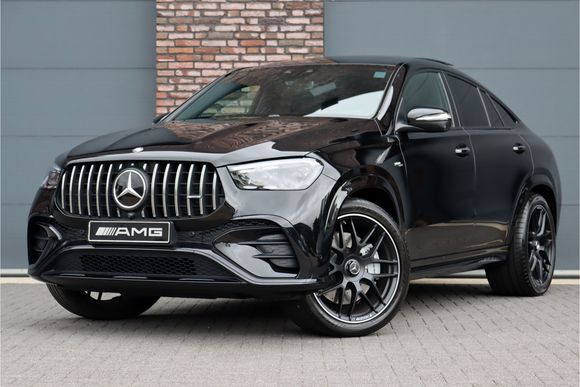 Mercedes-Benz GLE Coupé AMG 53 4MATIC+ Premium+ Aut9 | Airmatic | Distronic+ | Panoramadak | Massage | Trekhaak | Vlakkenverwarming | HUD | Carbon | Schakelbare Uitlaat | Stoelventilatie | Luchtkwaliteitspakket |