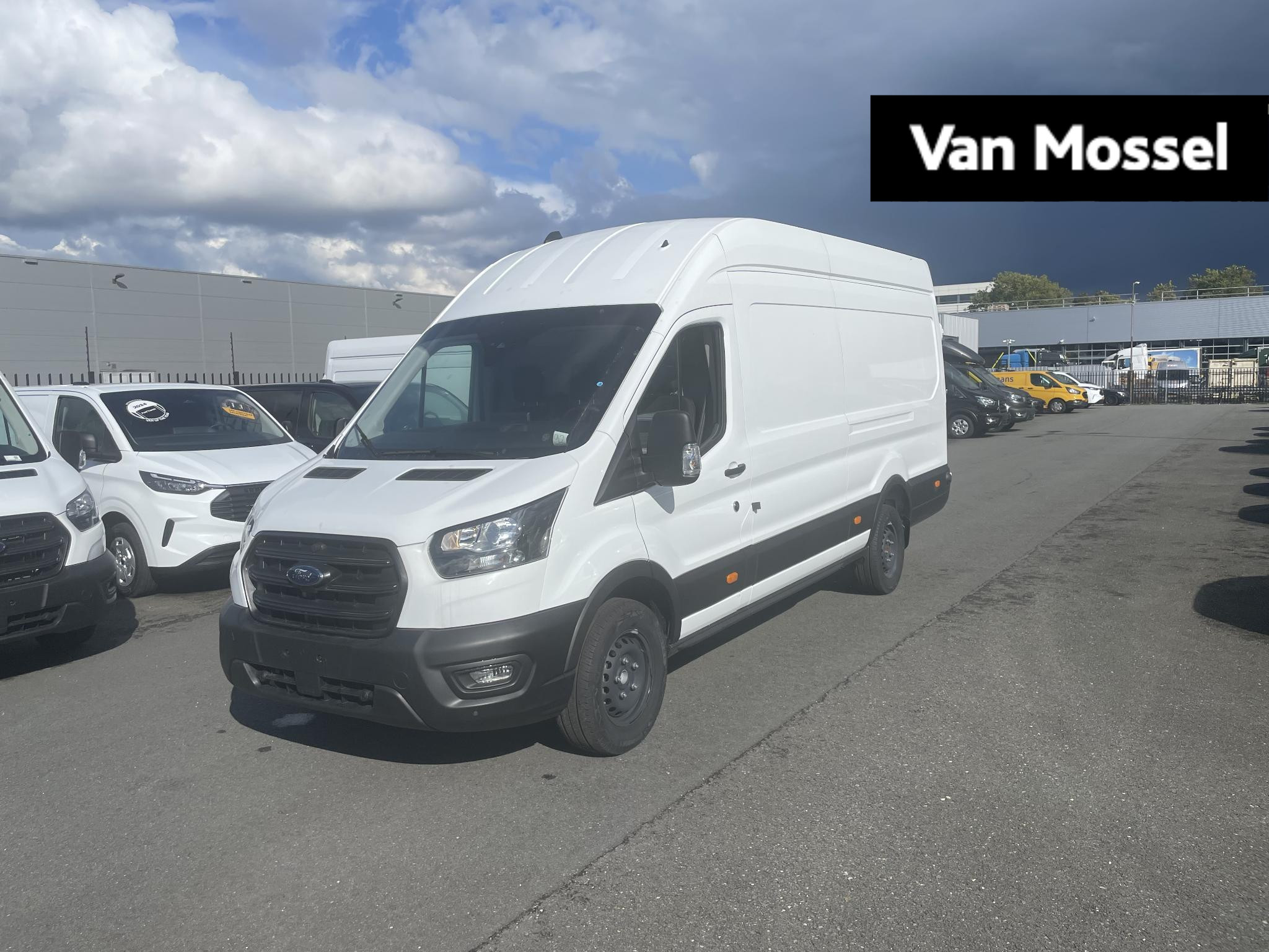 Ford Transit 350 2.0 TDCI L4H3 Trend RWD | NIEUW UIT VOORRAAD | Driver Assistance Pack | Reservewiel Grote brandstoftank | Centrale dubbele vergrendeling | Voeding met hoog vermogen