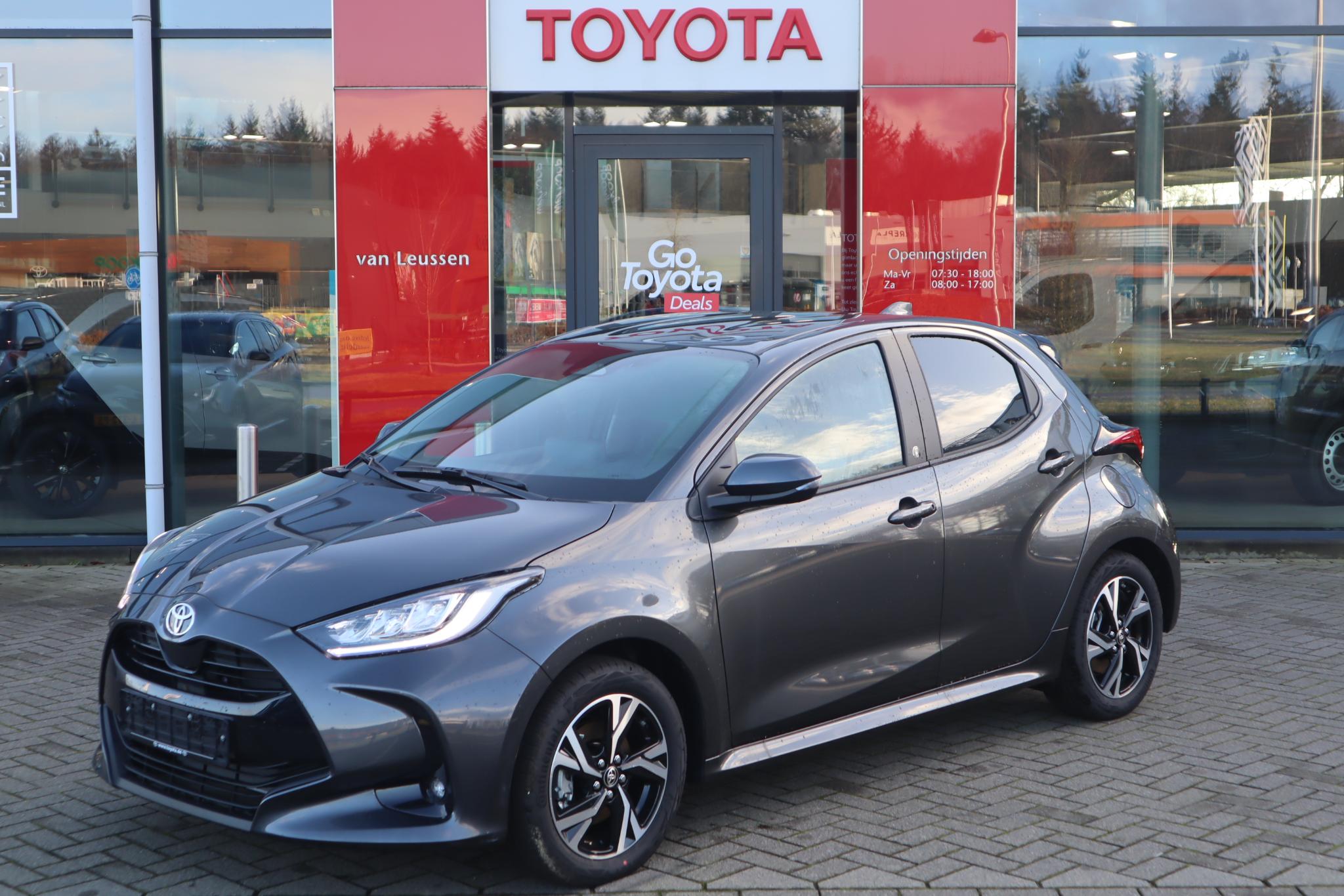 Toyota Yaris 1.5 HYBRID DYNAMIC APPLE/ANDROID LMV16" LED KEYLESS STOEL/STUURVERW. PRIVACY-GLASS DRAADLOOS-LADEN-TEL