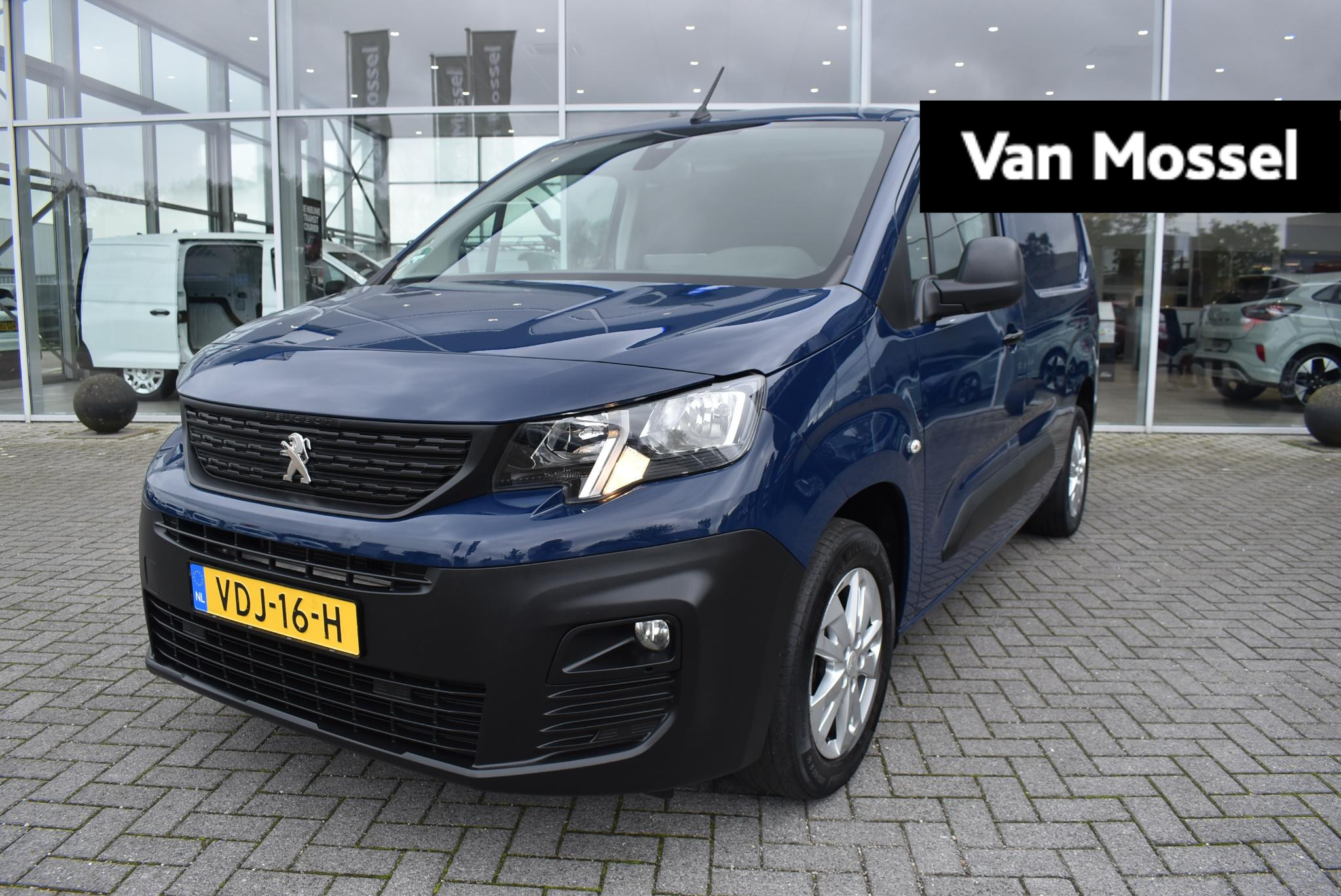 Peugeot Partner 1.5 BlueHDI Premium Long | Trekhaak | Cruise Control | Navigatie | Lichtmetale Velgen |