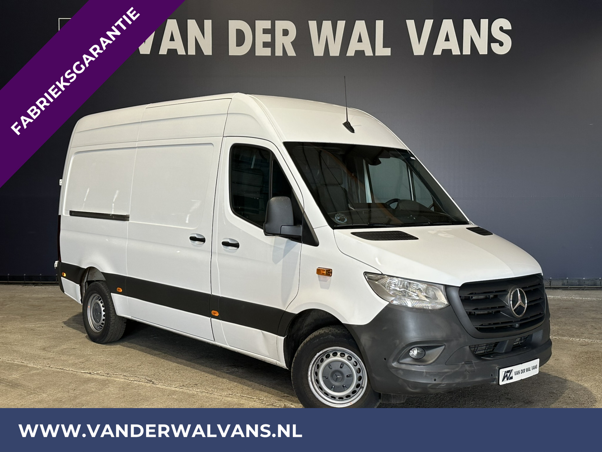 Mercedes-Benz Sprinter 317 CDI 170pk L2H2 Fabrieksgarantie Euro6 Airco | Camera | Navigatie | Apple Carplay | Cruisecontrol | Chauffeursstoel Android Auto, Stoelverwarming, Parkeersensoren, Bijrijdersbank