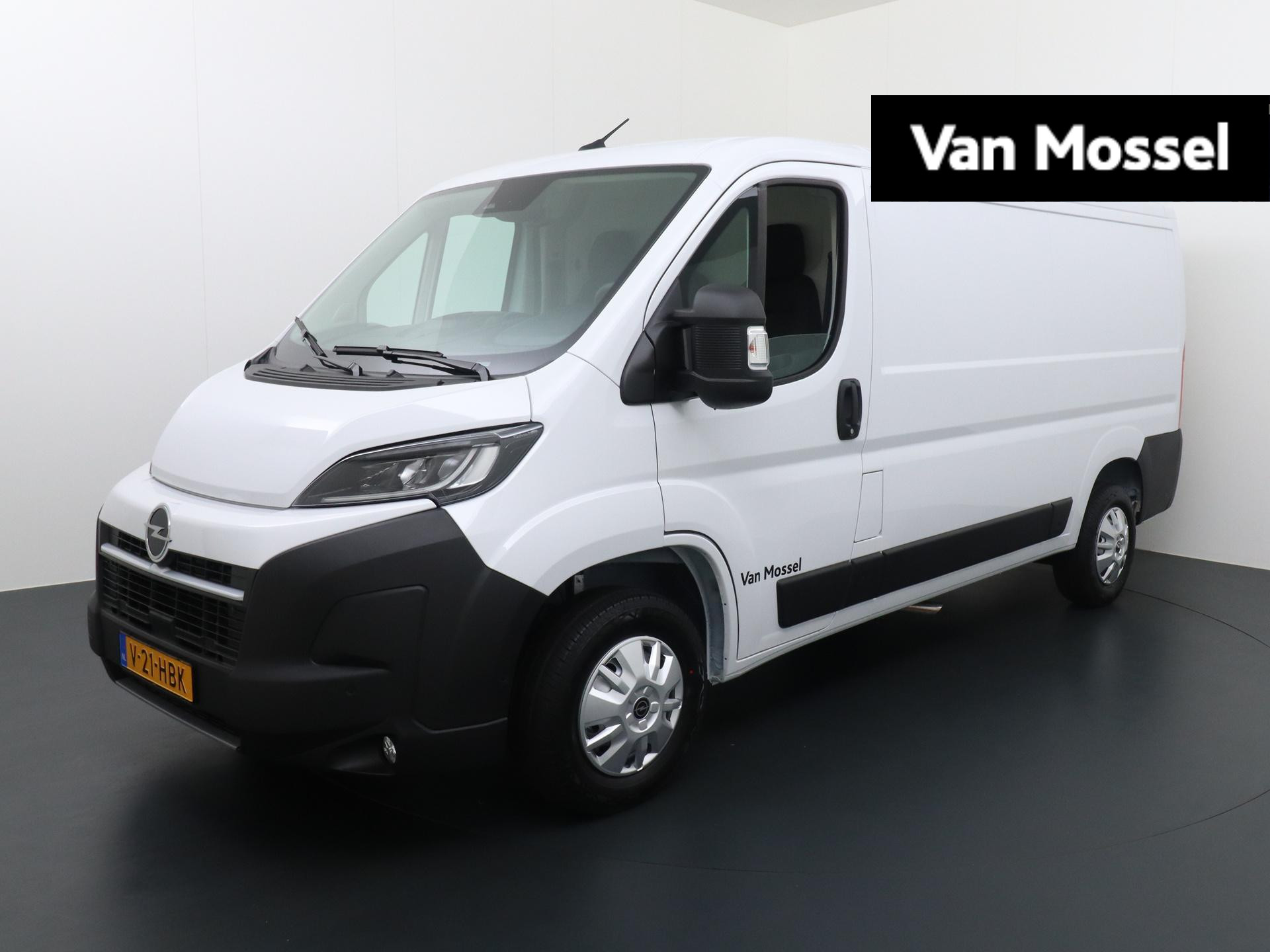 Opel Movano 2.2D 120 S&S L2H2 3.0t | Parkeer sensoren | Trekhaak |  Parkeer camera