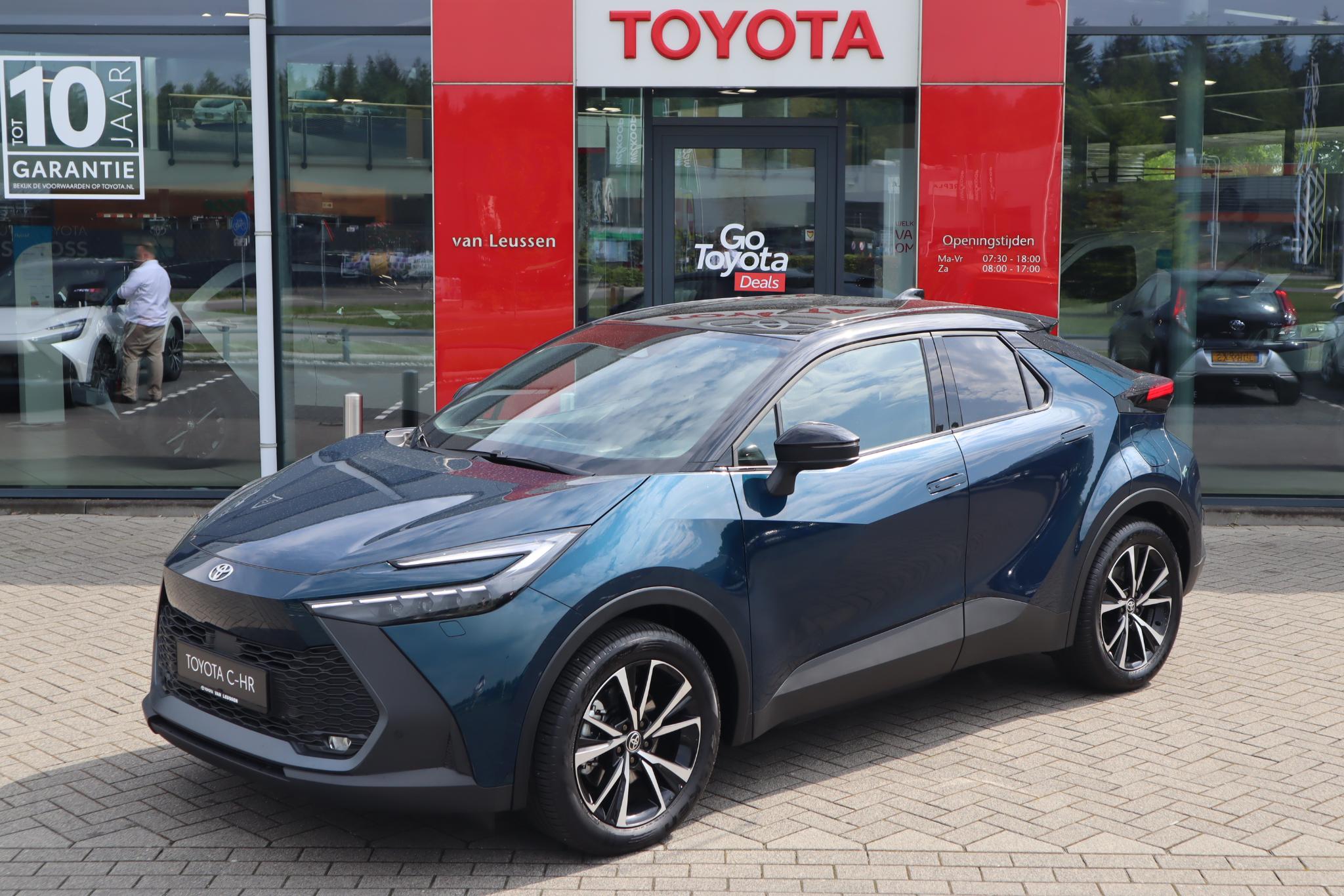 Toyota C-HR 2.0 PLUG-IN HYBRID 220 FIRST EDITION STOEL/STUURVERW PARK-SENSOREN BLIND-SPOT APPLE/ANDROID WARMTEPOMP 18" LM-VELGEN
