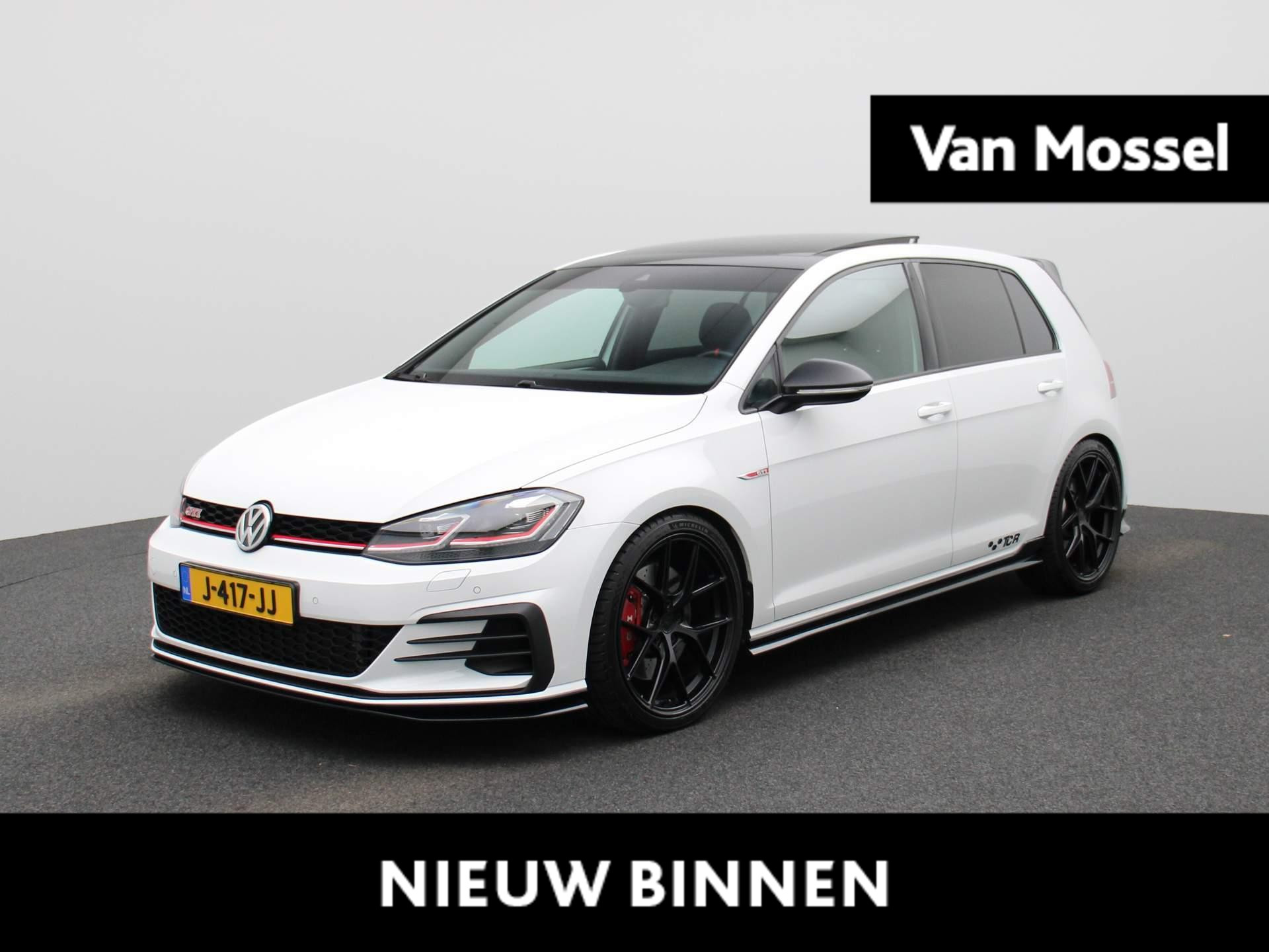 Volkswagen Golf 2.0 TSI GTI TCR | Automaat | Panoramadak | Akrapovic | Navigatie | Drive mode | LED | Camera | Parkeersensoren | Digital cockpit pro | Stoelverwarming | Keyless | Spiegelpakket |