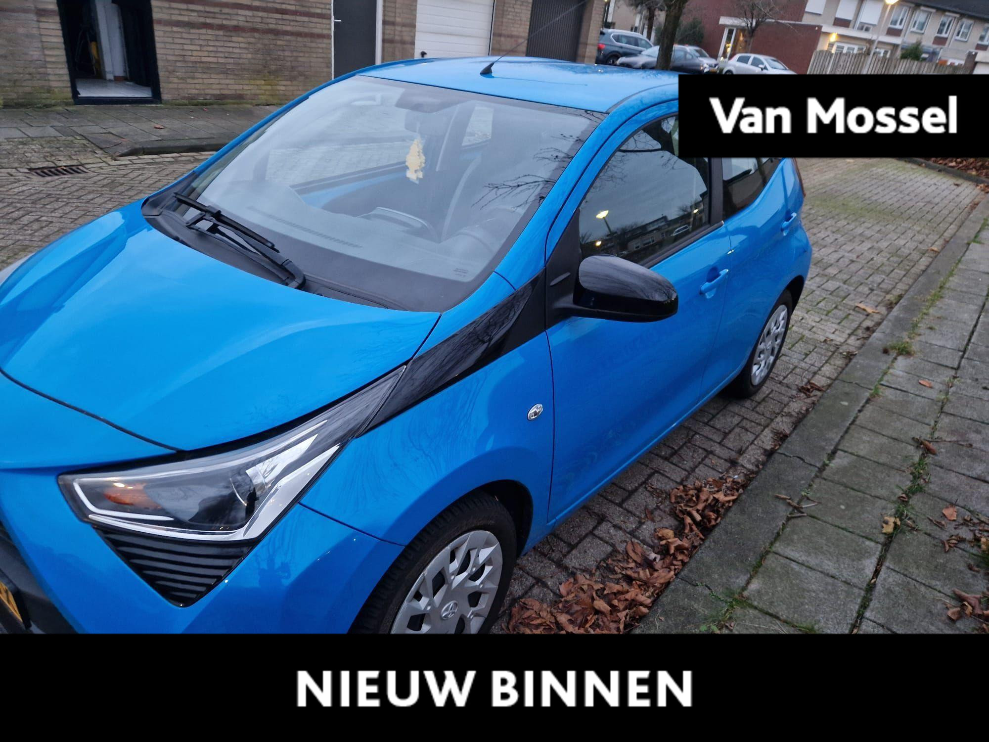 Toyota Aygo 1.0 VVT-i x-play | Airco |16.400km | Apple car play | Camera | Cruise control