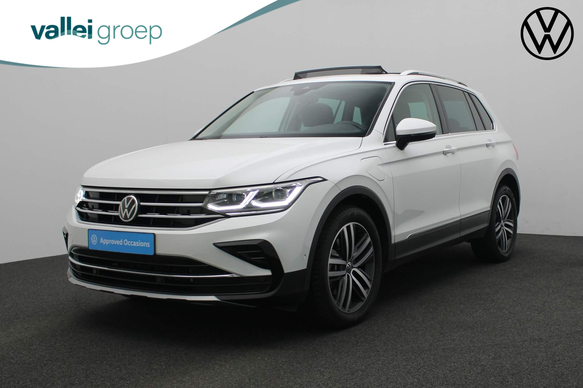 Volkswagen Tiguan 1.4 TSI 245PK DSG eHybrid Elegance | Pano | Trekhaak | IQ Light | Camera | Navi | ACC | Keyless | Alcantara