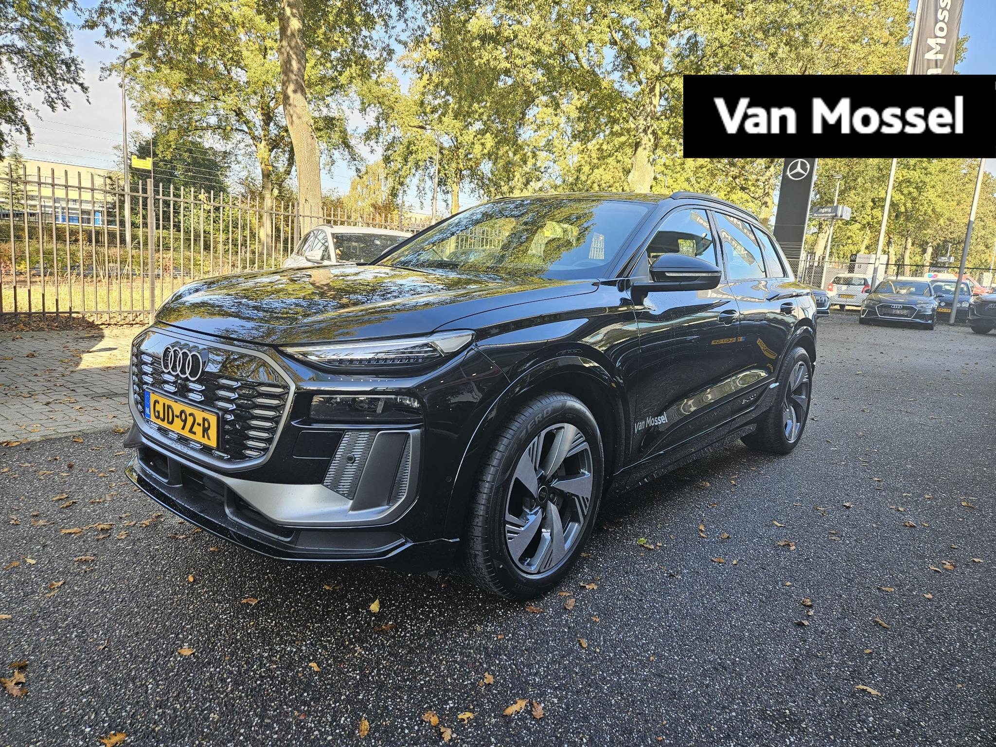 Audi Q6 e-tron Advanced edition 100 kWh | Navigatie | Camera | Adaptive Cruise Control | Climate Control | Stoelverwarming | Lederen - kunstlederen stoelen | Virtual Cockpit | LED | Lichtmetalen velgen | Warmtepomp | Sportstoelen | MMI bijrijdersscherm |