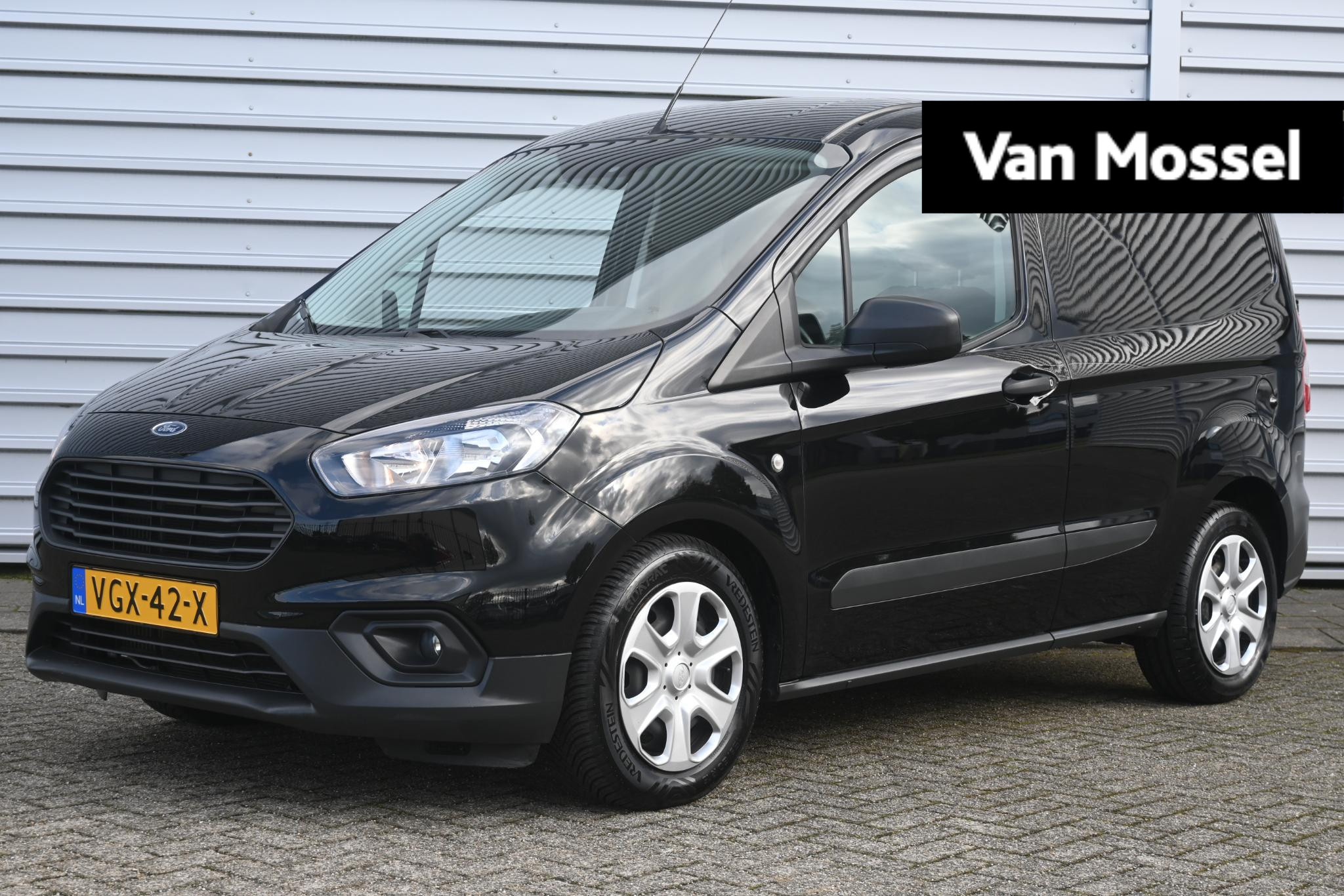 Ford Transit Courier 1.0 Trend EcoBoost S&S 100PK | Navigatie | Parkeersensoren | Apple Car Play / Android Auto