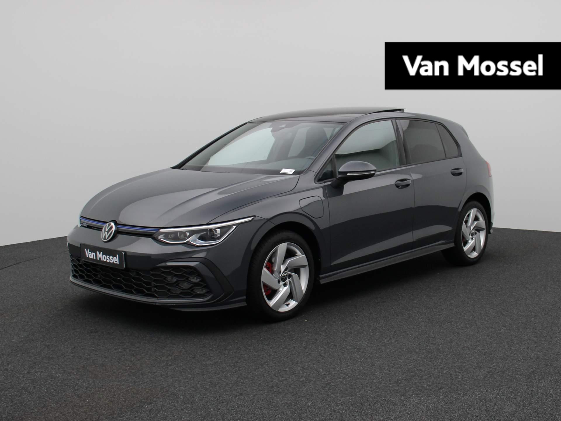 Volkswagen Golf 1.4 eHybrid GTE 150 PK DSG < PANORAMADAK | GETINT GLAS | STOELVERWARMING | FULL LED | STUURVERWARMING | PARKEERSENSOREN | KEYLESS GO |